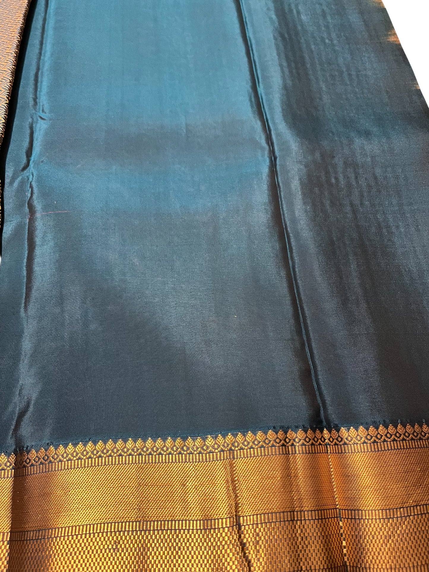 Southloom Pure Handloom Kanchipuram Silk Saree with Korvai Work (Grey & Blue)