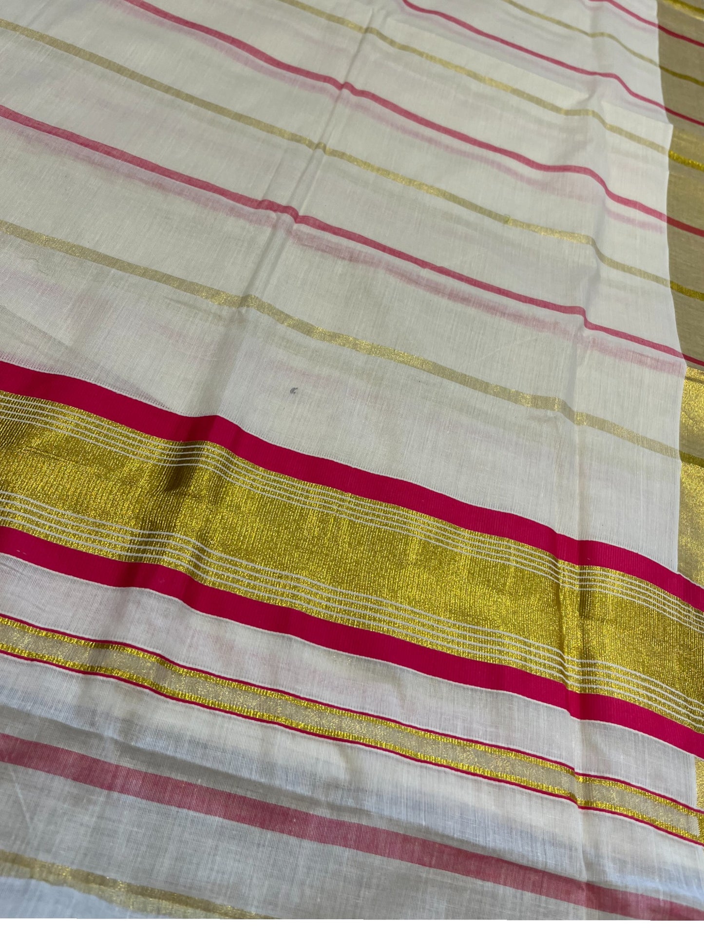 Southloom Kerala Cotton Kasavu Saree with Gold And Pink Lines on Body