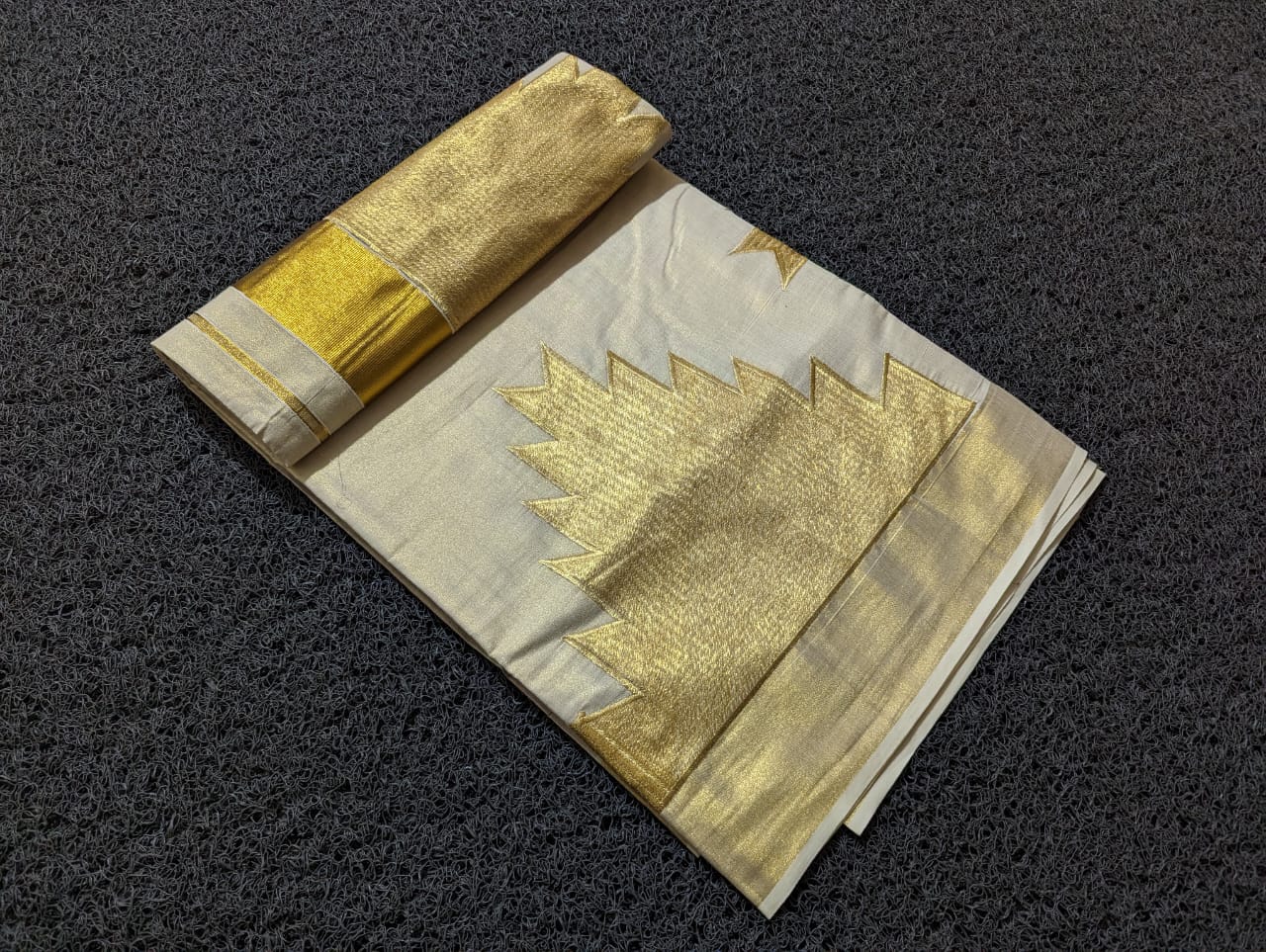 Kerala Tissue Saree with Kasavu Temple Woven Designs