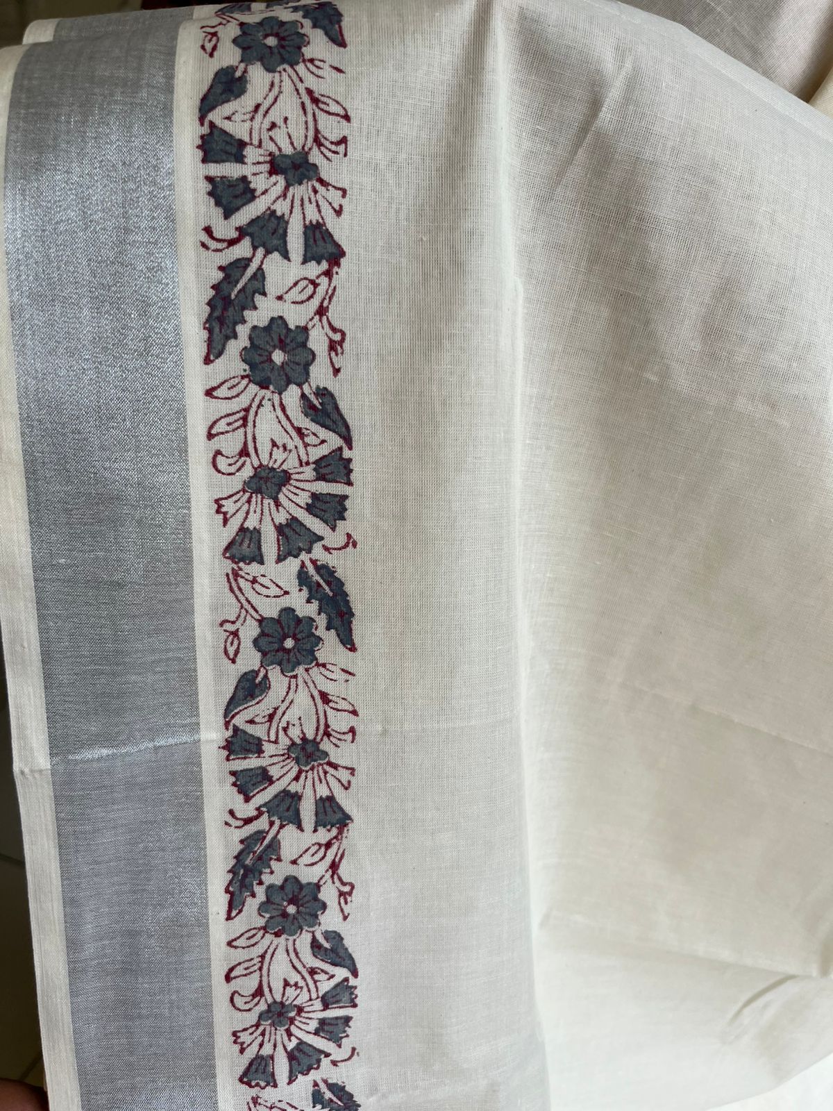 Kerala Cotton Saree with Silver Border SL217