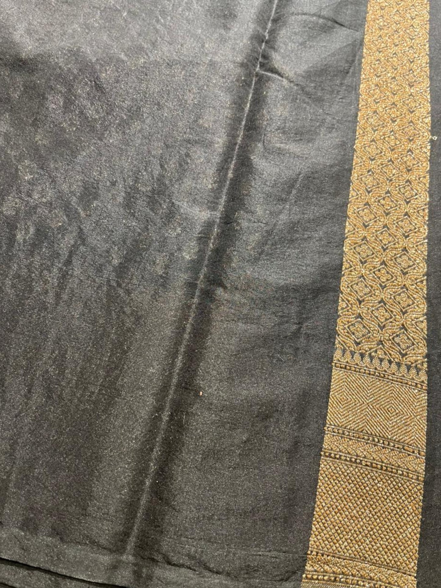 Southloom Munga Silk Saree with Woven Work on Body and Borders (Black)