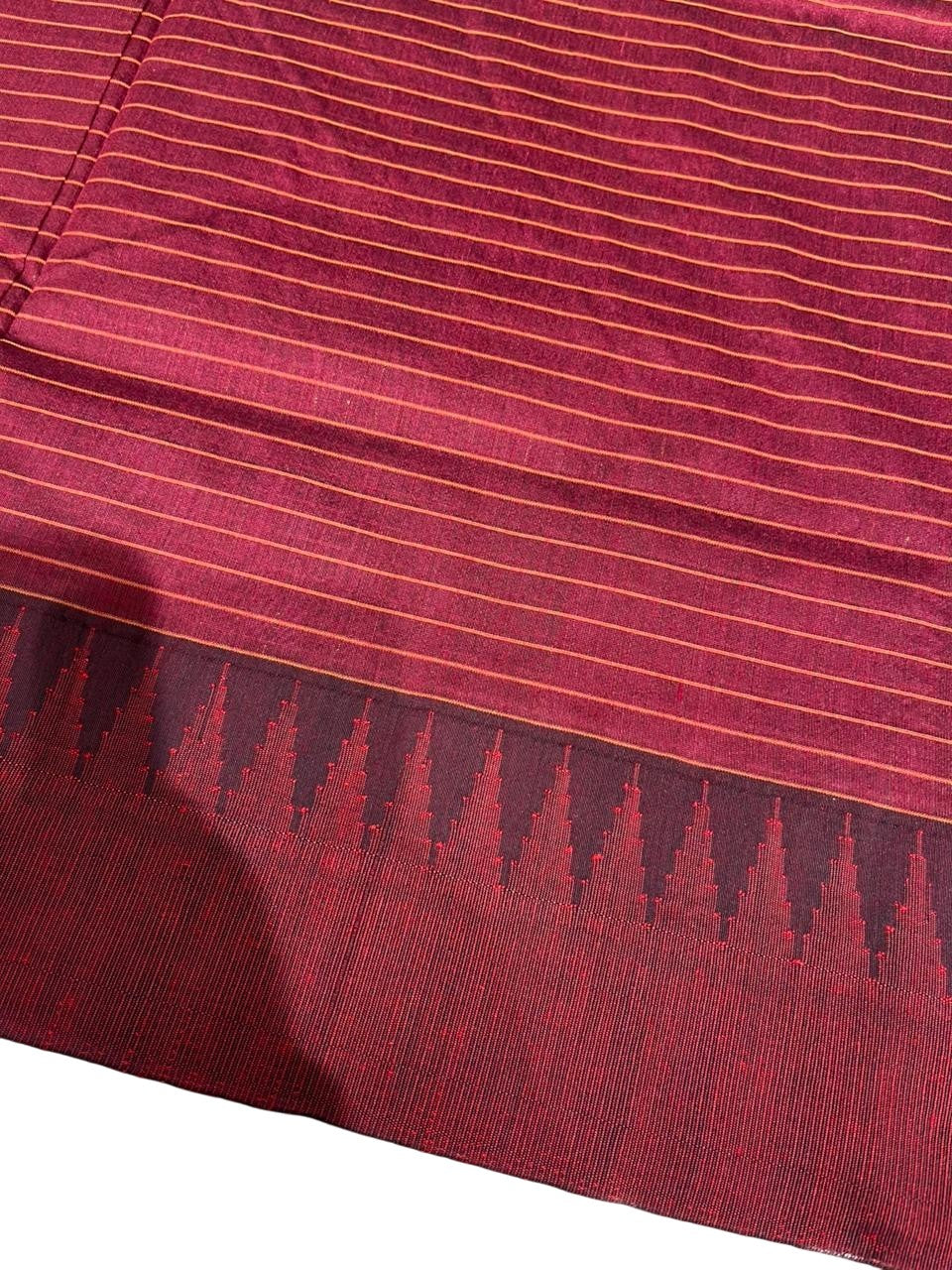 Southloom Kalyani Cotton check Saree In Onion Pink And Maroon With Woven Work on the Body and Borders