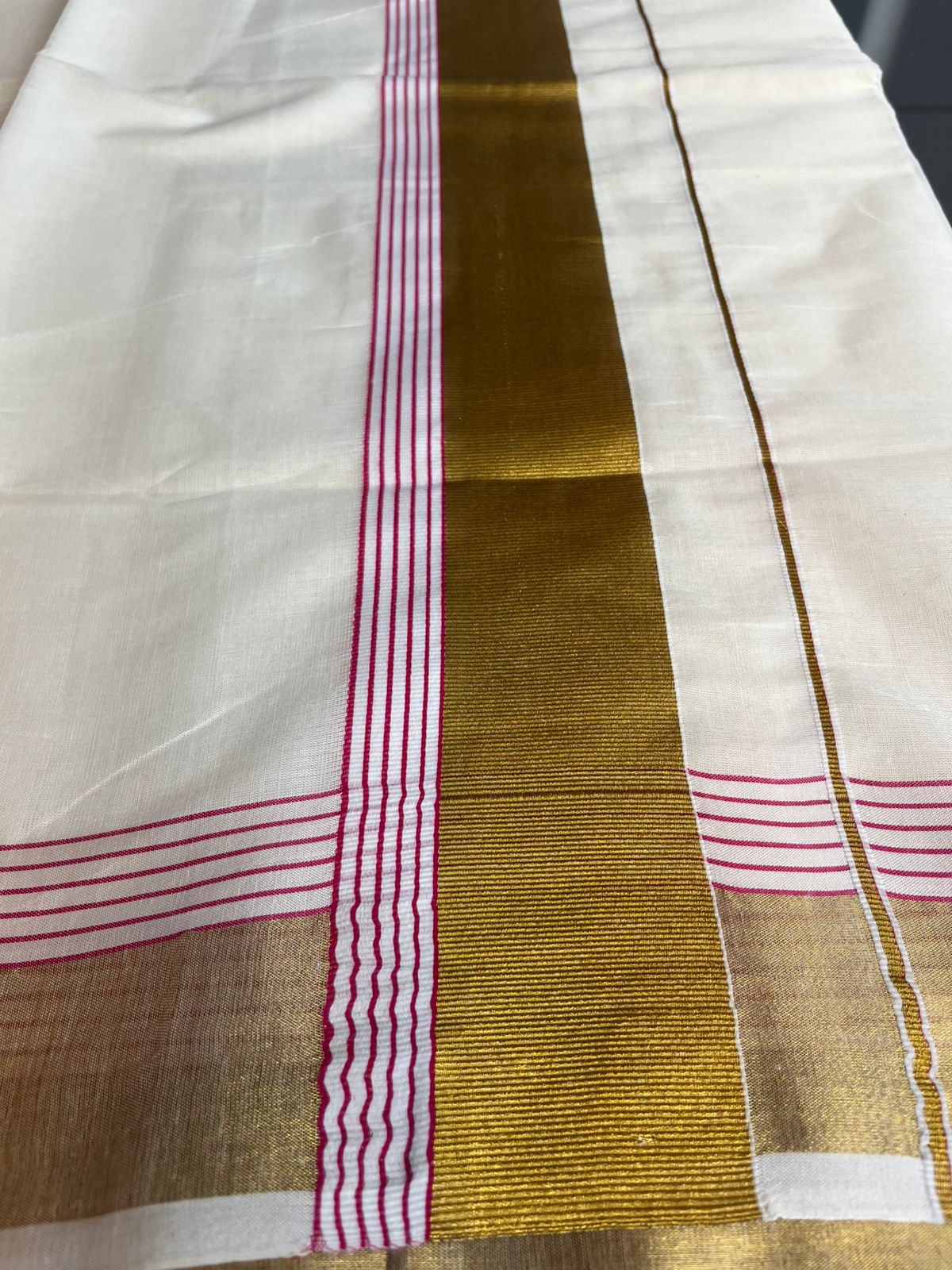 Kerala Cotton Plain Body With Golden Kasavu Border Saree SL473
