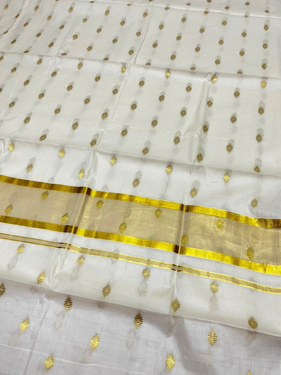 Southloom Cotton Kerala Kasavu Saree with Butta Works on Body