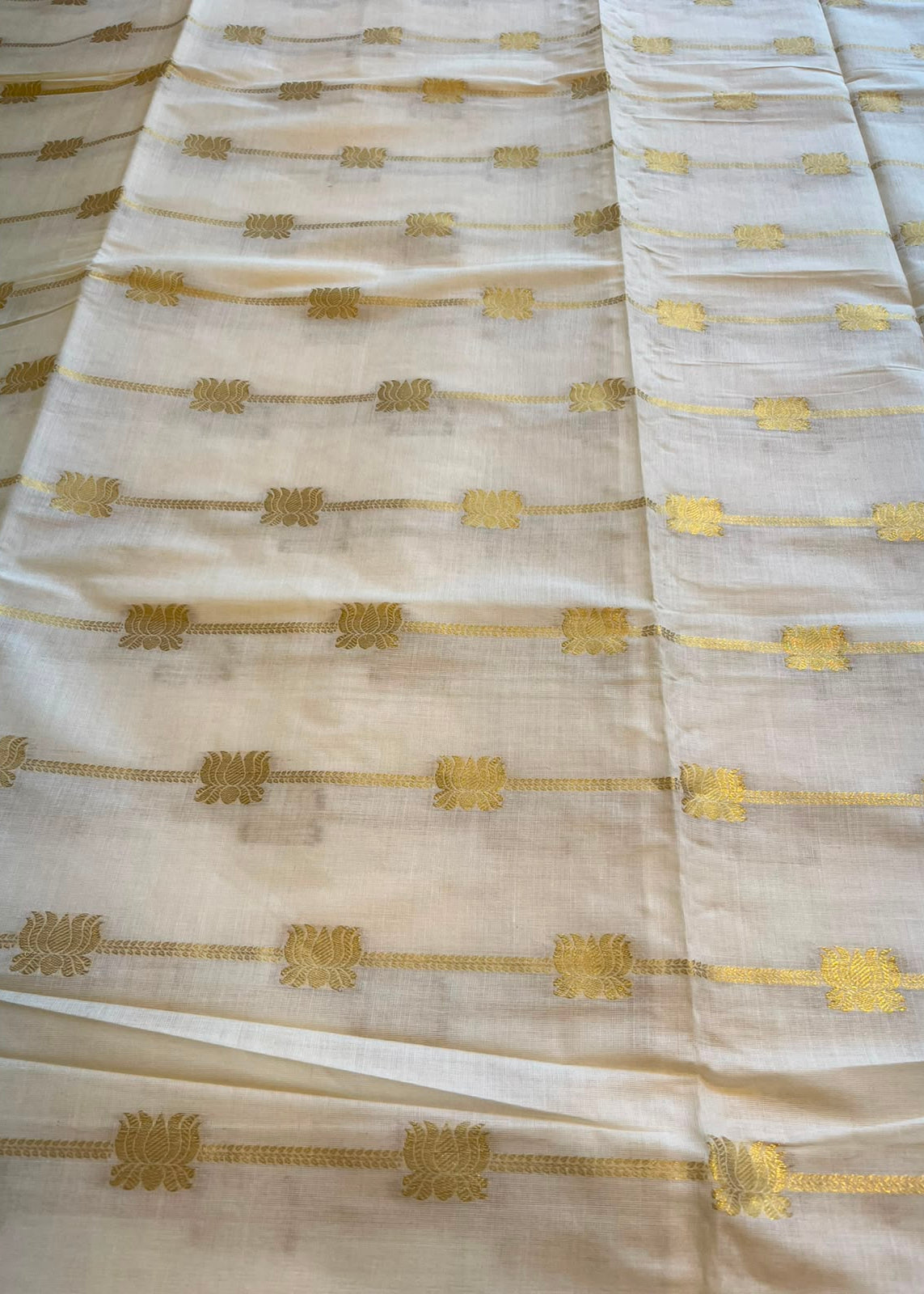 Southloom Kerala Cotton Lotus Design Saree With Blue Tassels SL532