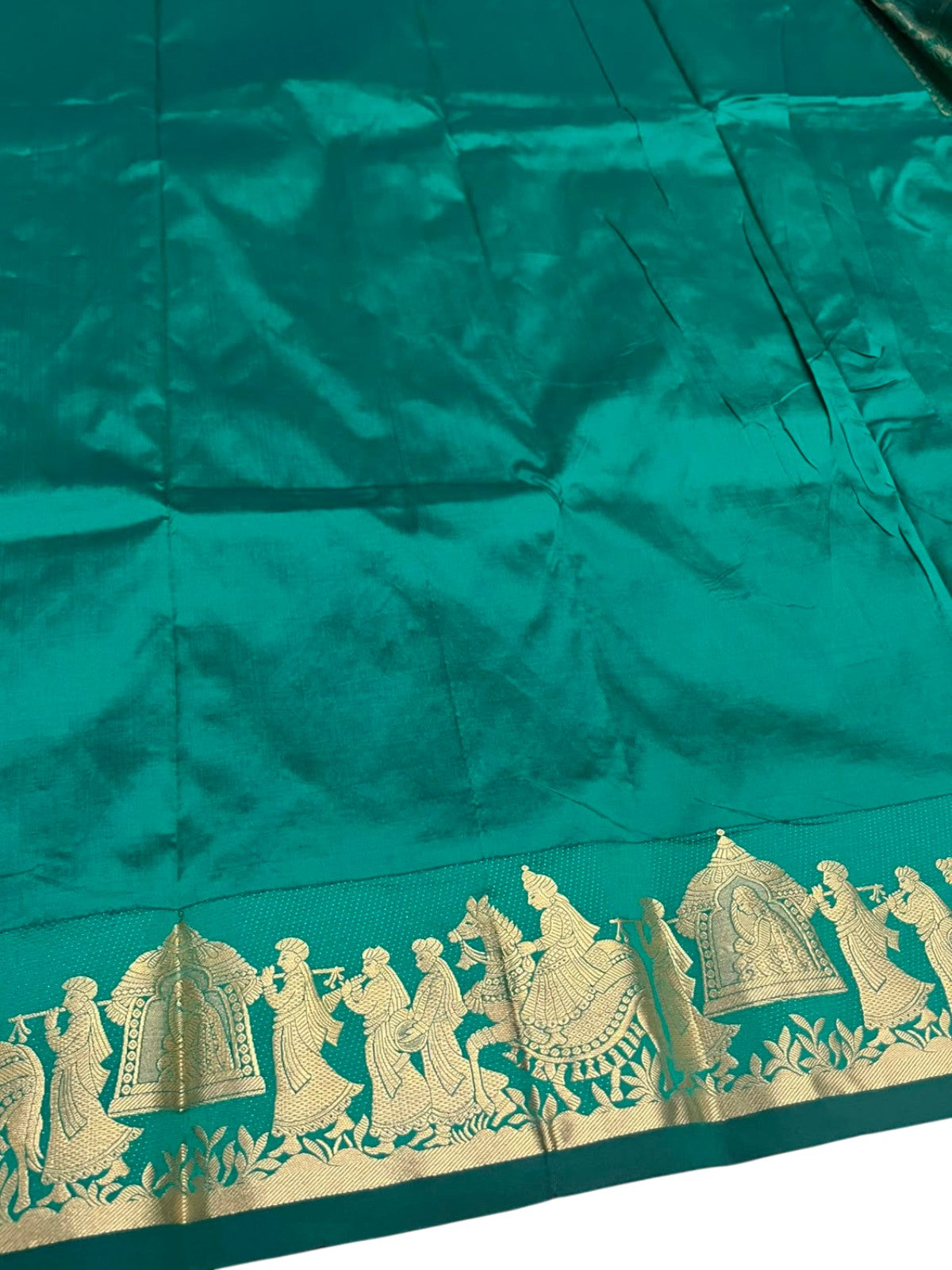 Southloom Silk Saree with Golden Zari Elephant Design On Body And Border SL553