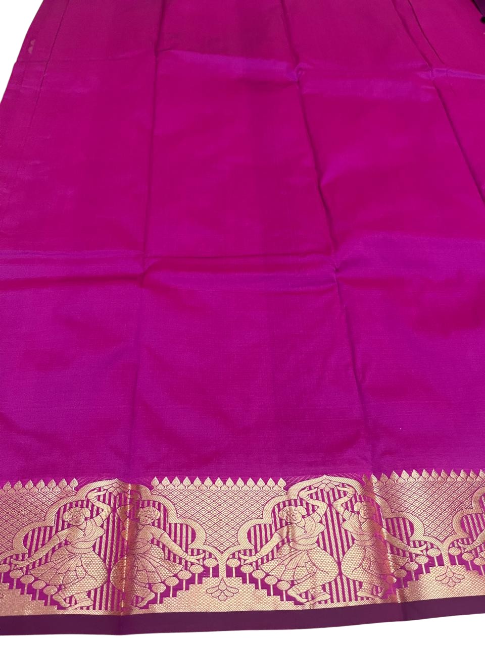 Southloom Silk Saree with Golden Zari Work On Body And Border In Magenta SL554