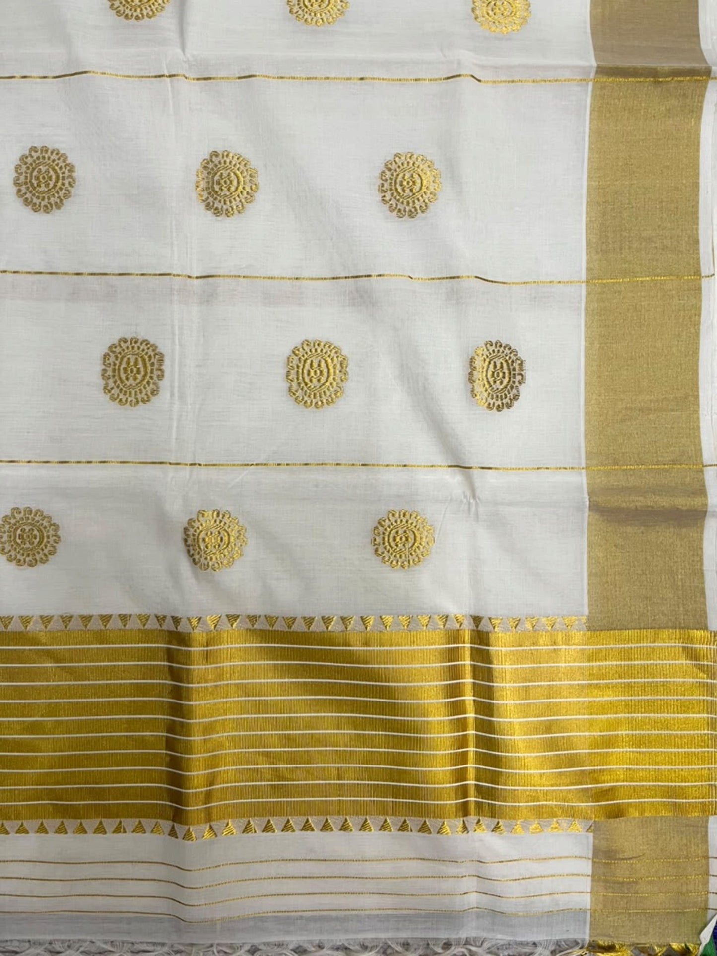 Southloom Super Premium Balaramapuram Handloom Cotton Saree With Golden Butta Works on Body And Borders