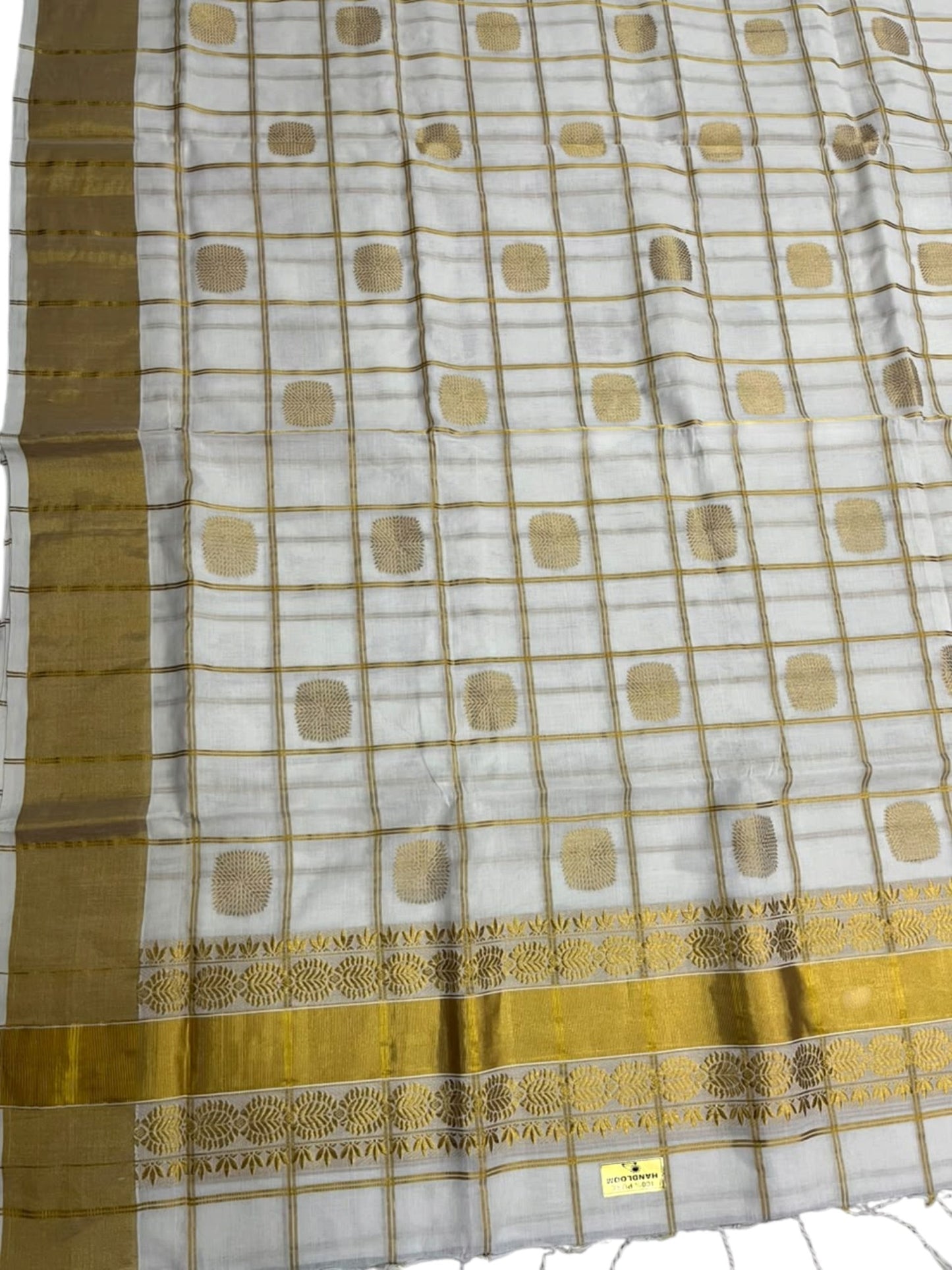 Southloom Super Premium Balaramapuram Handloom Cotton Check Saree With Golden Butta Works on Body and Borders
