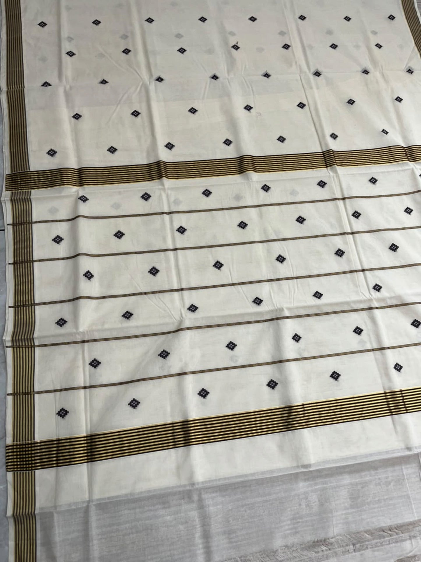 Southloom Super Premium Balaramapuram Handloom Cotton Saree with Brown Butta Work on Body on Border