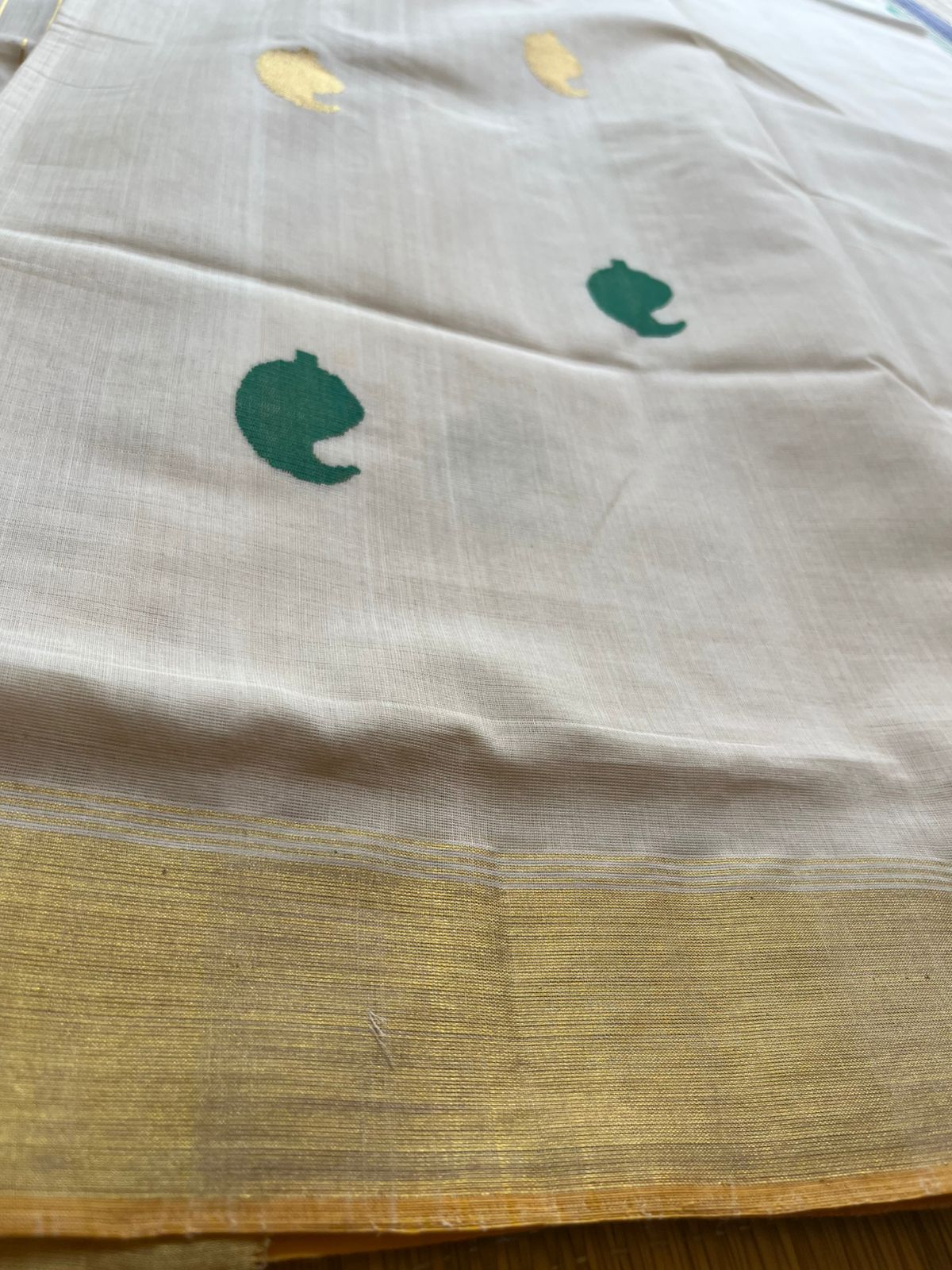 Kerala Handloom Kasavu Saree with Paisley/Manga Design SL306
