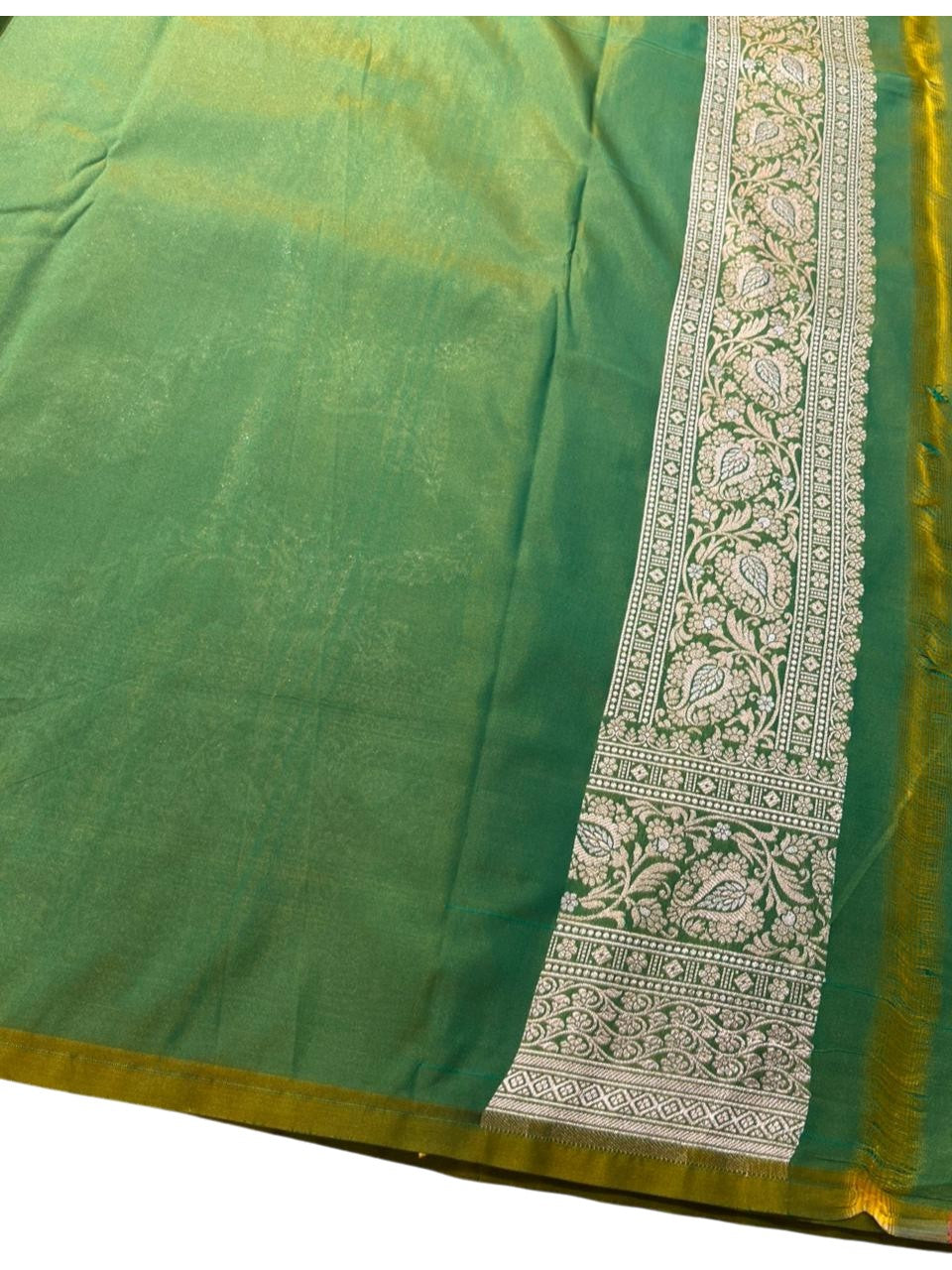 Southloom Pure Banarasi Silk Saree with Woven Work on Body and Borders (Green)