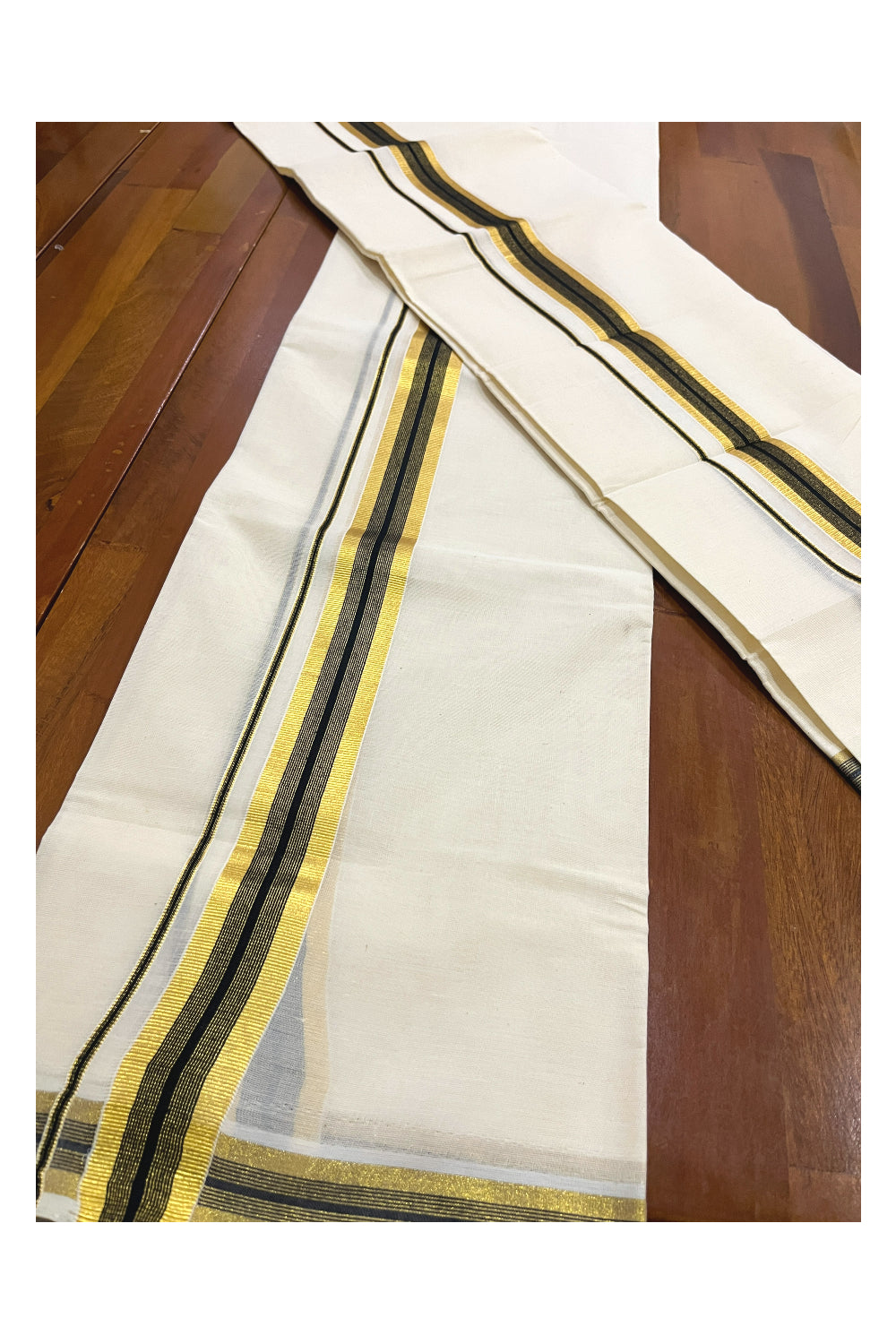 Kerala Cotton Mundum Neriyathum Single (Set Mundu) with Kasavu and Black Border 2.80 Mtrs