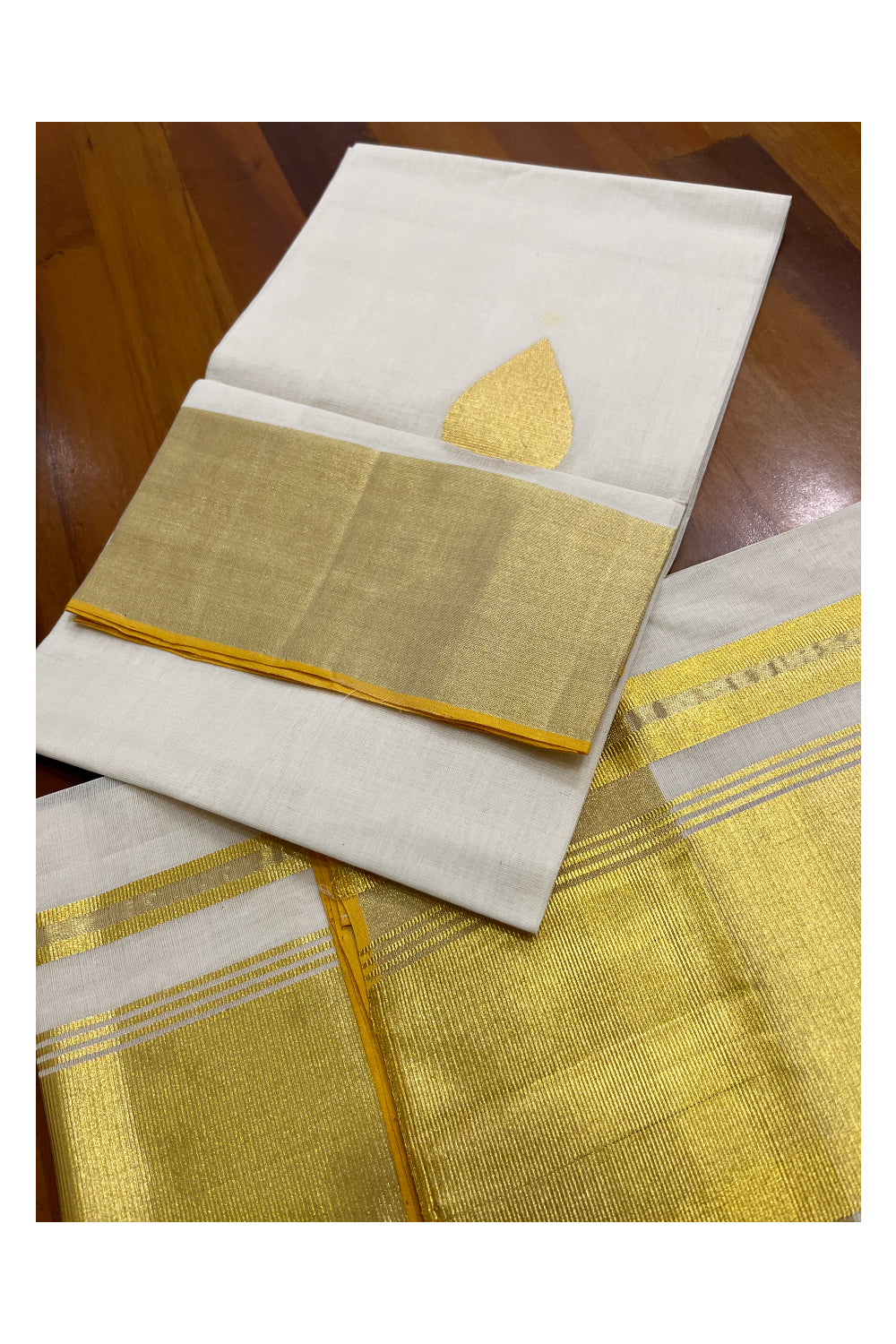 Southloom Super Premium Balaramapuram Handloom Cotton Unakkupaavu Wedding Dew Drops Designs Pudava Set Mundu (with Matching Blouse Piece)