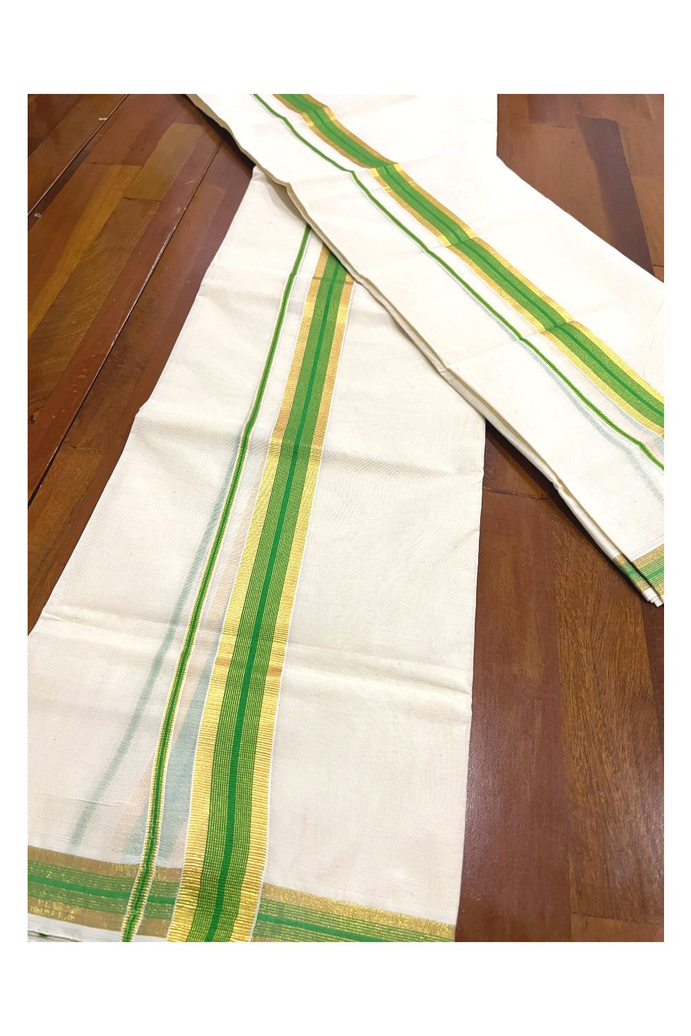 Kerala Cotton Mundum Neriyathum Single (Set Mundu) with Kasavu and Light Green Border 2.80 Mtrs