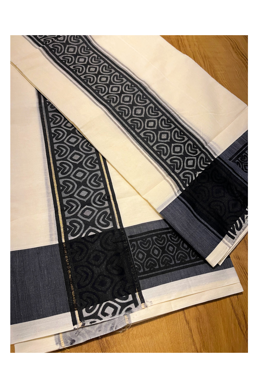 Kerala Cotton Single Set Mundu (Mundum Neriyathum) with Black Block print Border 2.80Mtrs