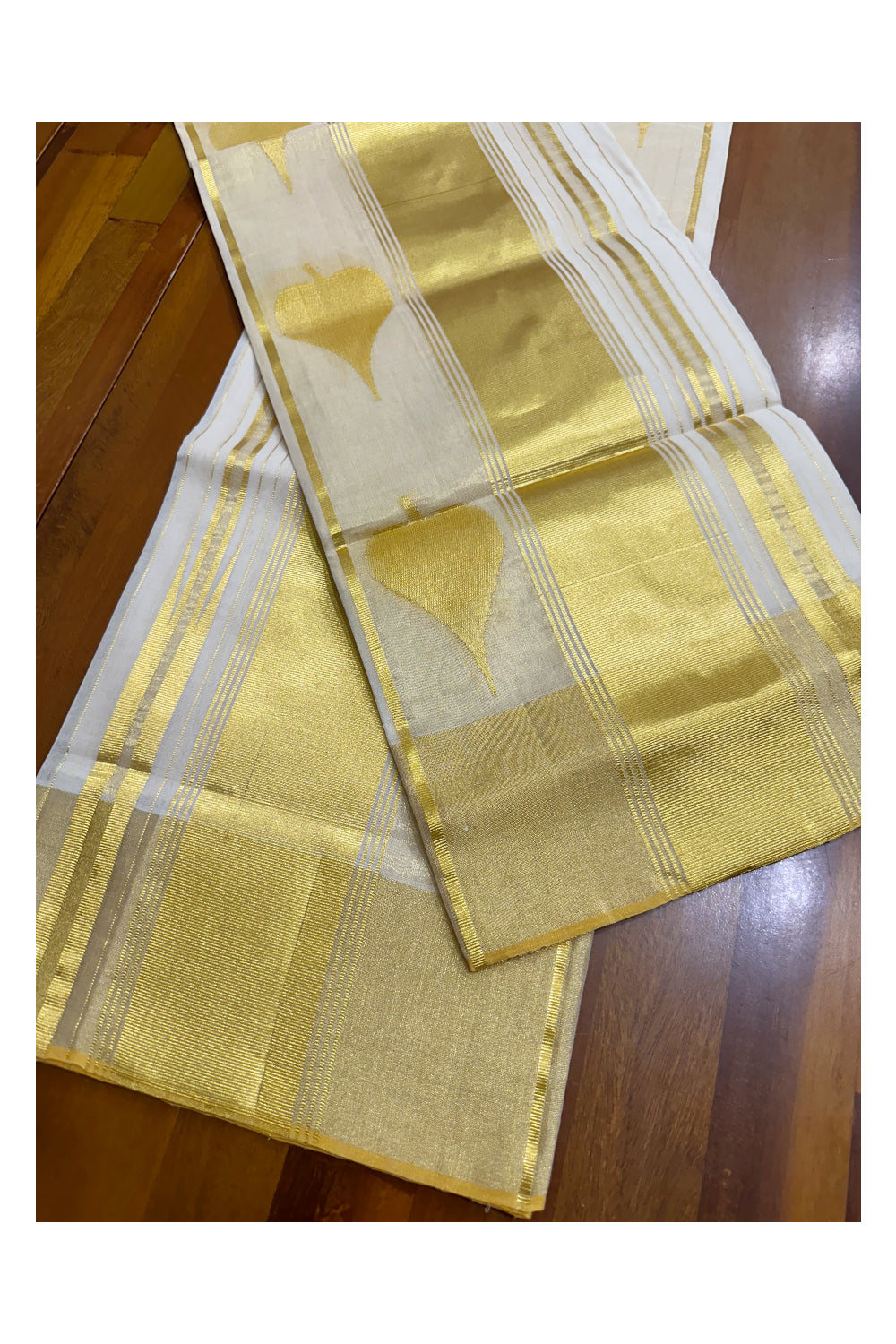 Southloom Super Premium Balaramapuram Handloom Pure Cotton Unakkupaavu Wedding Pudava Set Mundu With Big Aalila Woven Designs And Kasavu Lines Across Body