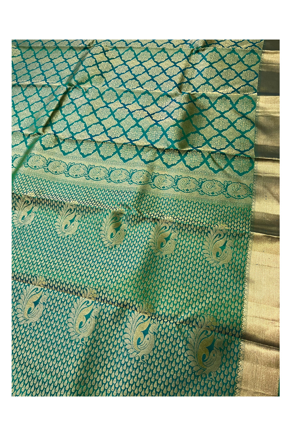 Southloom Double Warp Handloom Pure Silk Kanchipuram Green Manthrakodi Saree with Kasavu Woven Works