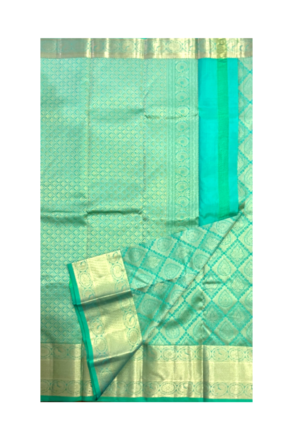 Southloom Double Warp Handloom Pure Silk Kanchipuram Green Manthrakodi Saree with Kasavu Woven Works
