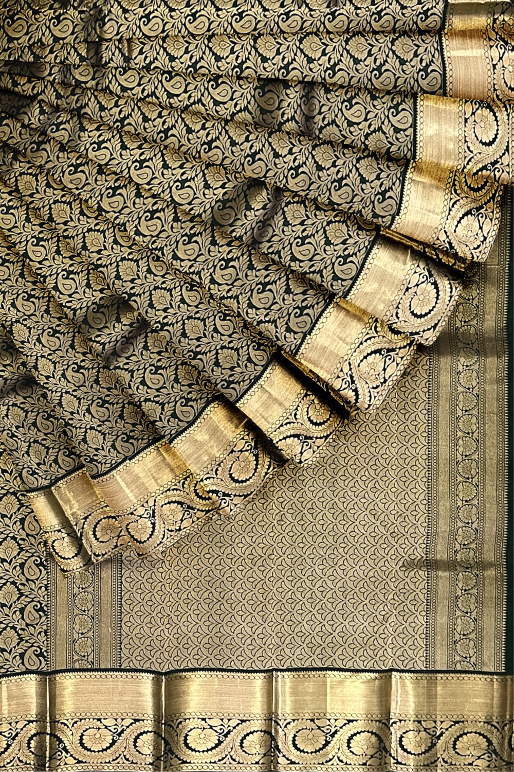 Southloom Double Warp Handloom Pure Silk Kanchipuram Dark Green Manthrakodi Saree with Kasavu Woven Works