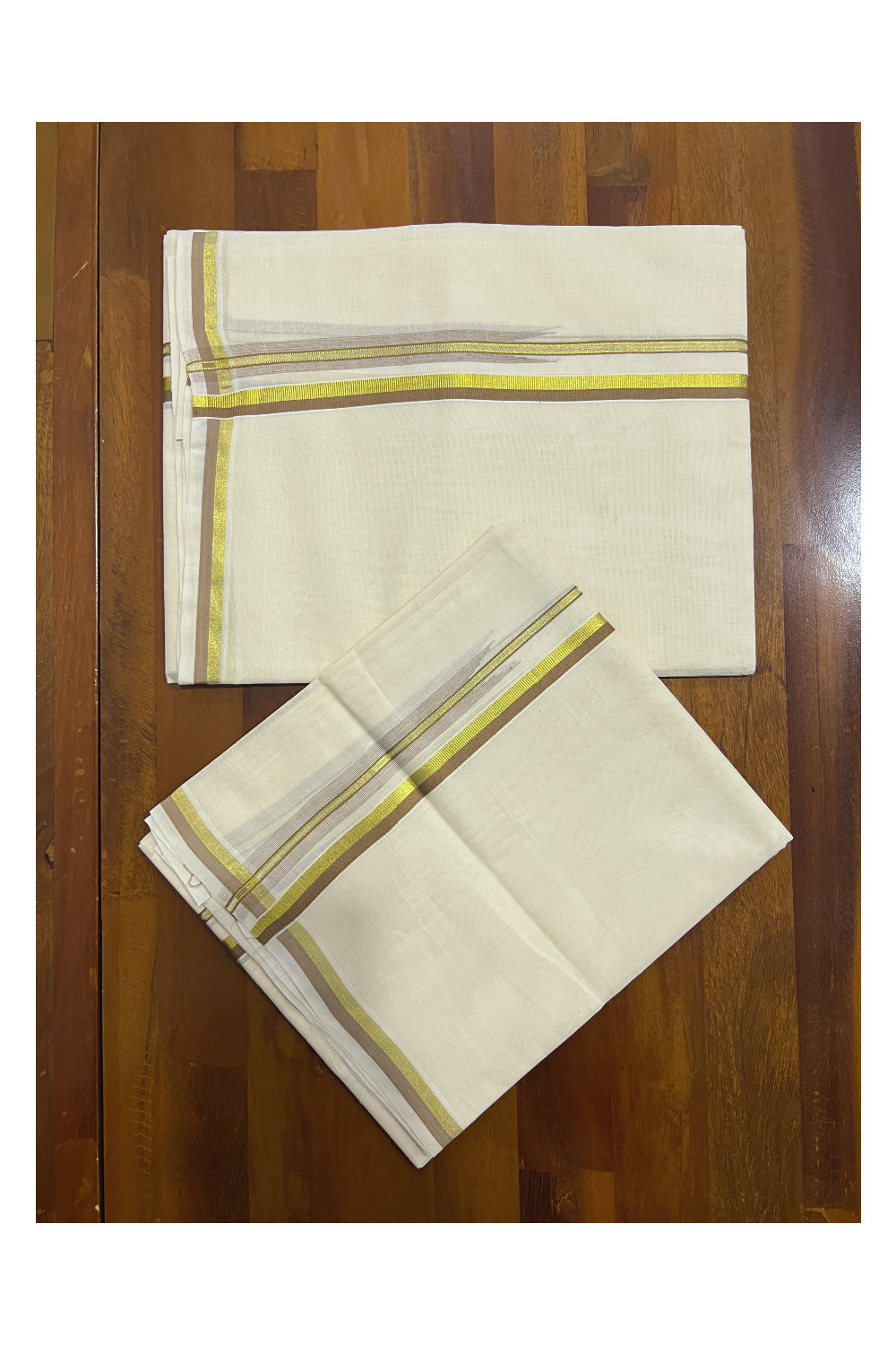 Kerala Cotton Mundum Neriyathum Single (Set Mundu) with Brown and Kasavu Puliyilakkara Border 2.80 Mtrs 100 by 100 Thread Count
