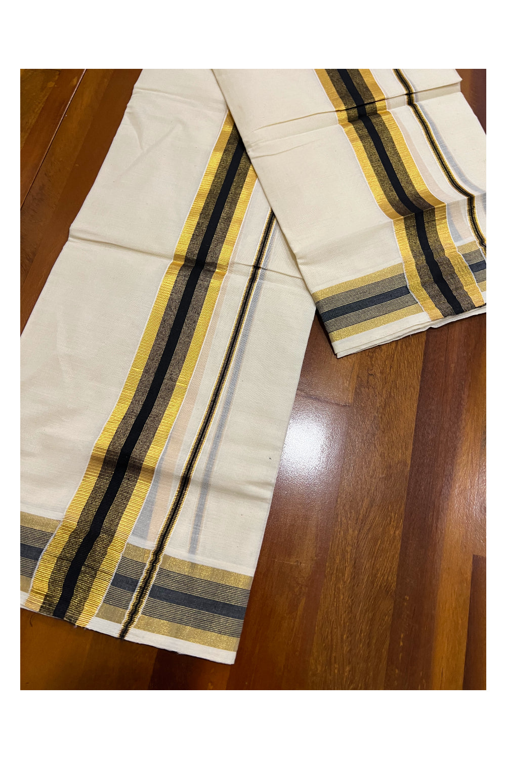 Kerala Cotton Mundum Neriyathum Single (Set Mundu) with Black and Kasavu Border 2.80 Mtrs