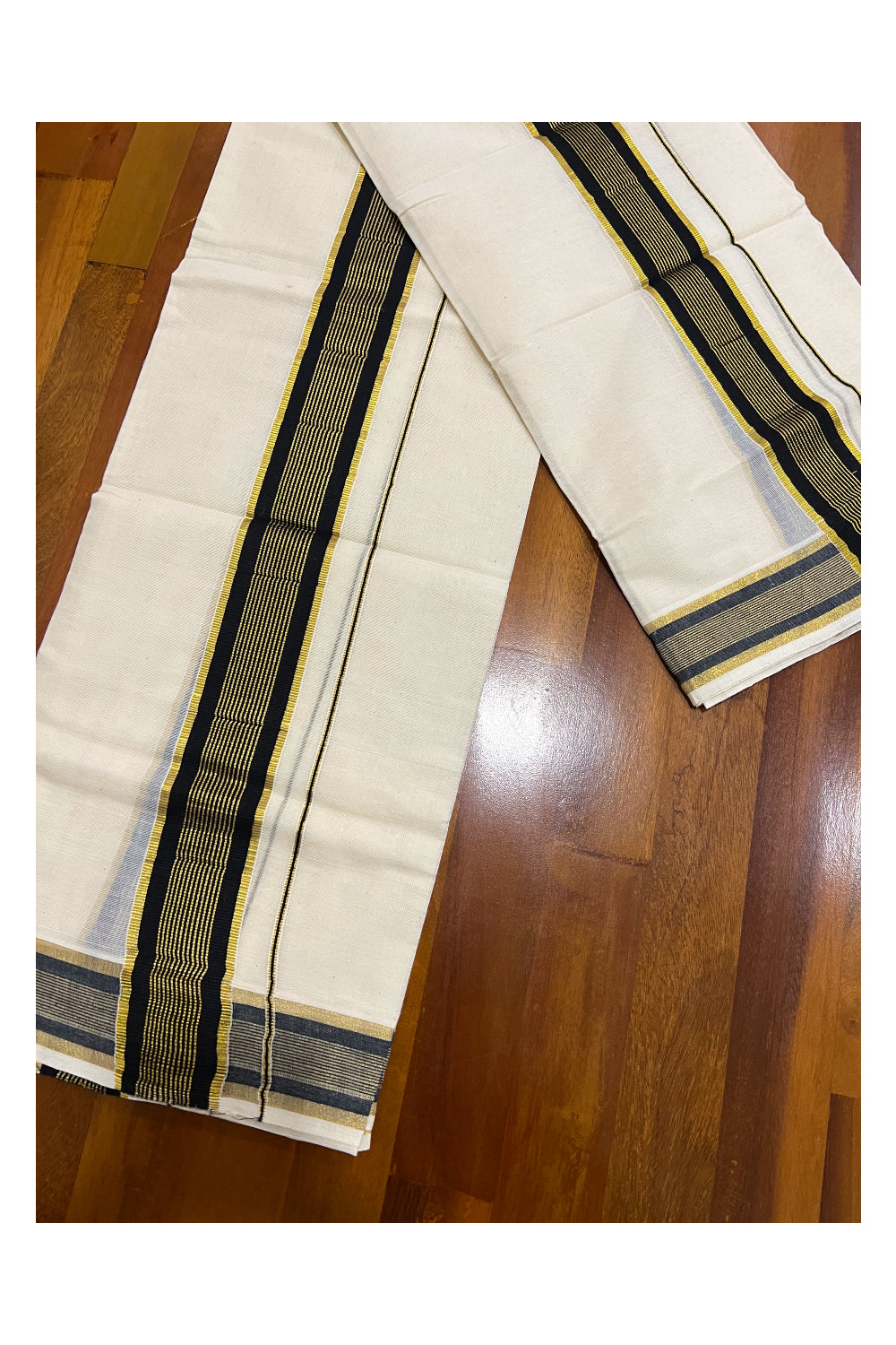 Pure Cotton Kerala Single Set Mundu (Mundum Neriyathum) with Black and Kasavu Border 2.80 Mtrs