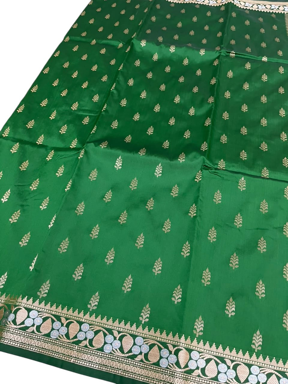 Southloom Satin Banarasi Silk Saree with Woven Work on Body and Borders In Green