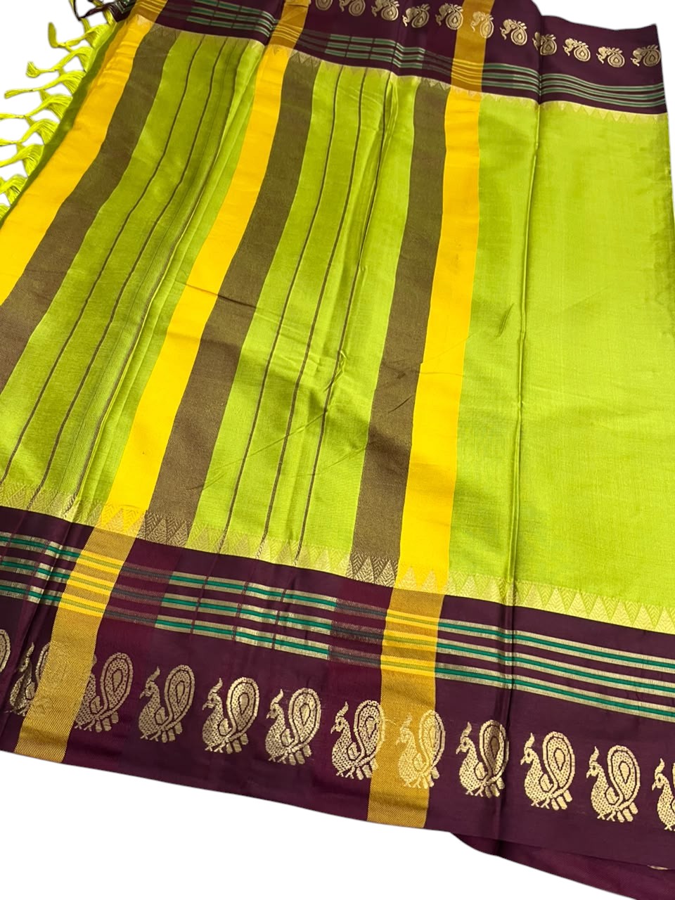Southloom Kerala Semi Silk Narayan Pett Saree With Woven Work on the Boders With Green And Maroon.
