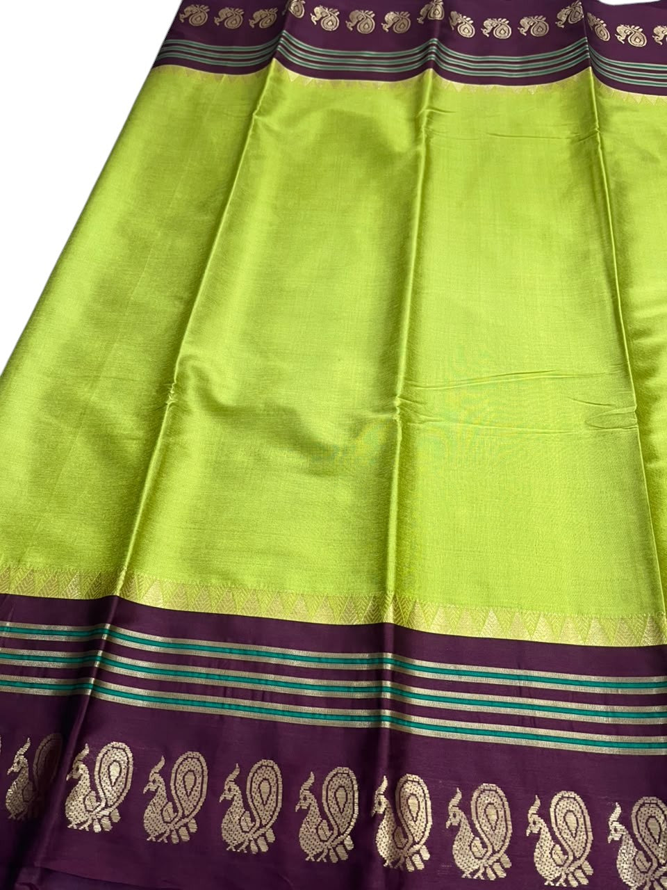 Southloom Kerala Semi Silk Narayan Pett Saree With Woven Work on the Boders With Green And Maroon.