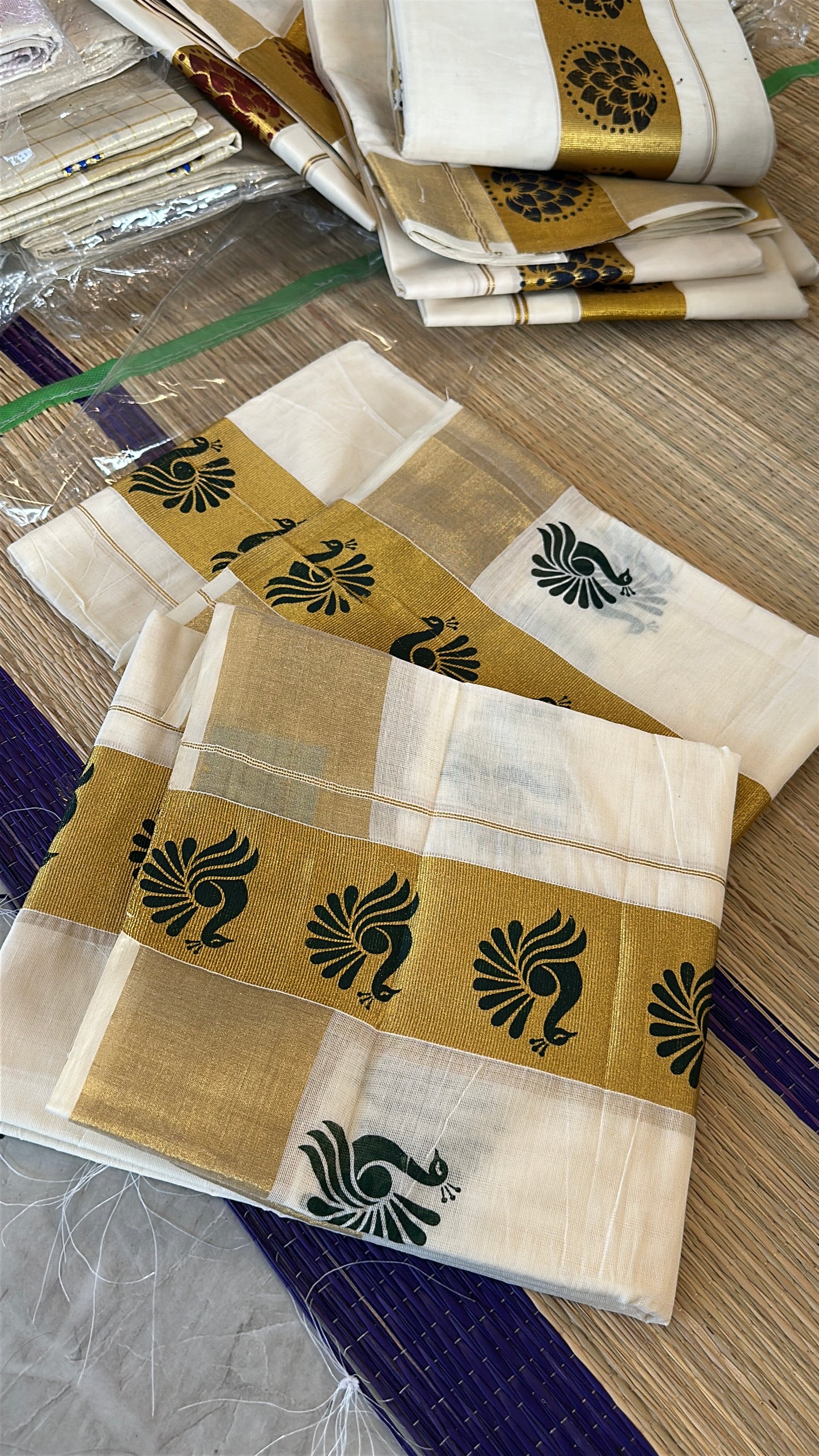 Single Set Mundu with Print on Kasavu (SL107)
