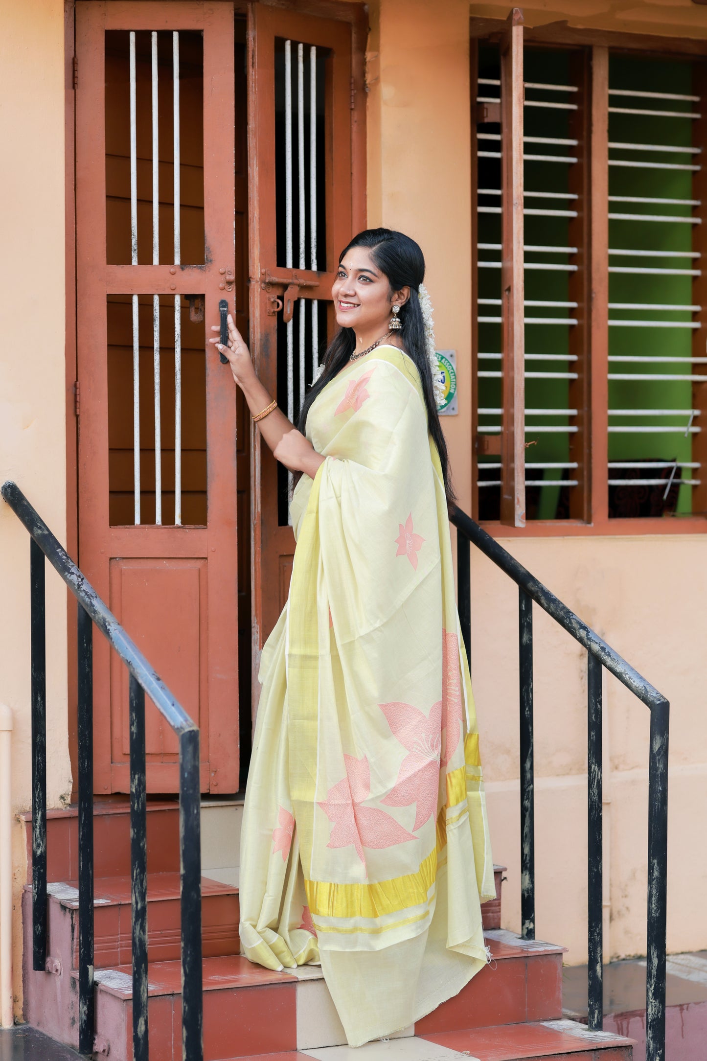 Southloom Tissue Kasavu Saree with Peach Floral Print Across Body in High Quality (Matching Printed Blouse Included)