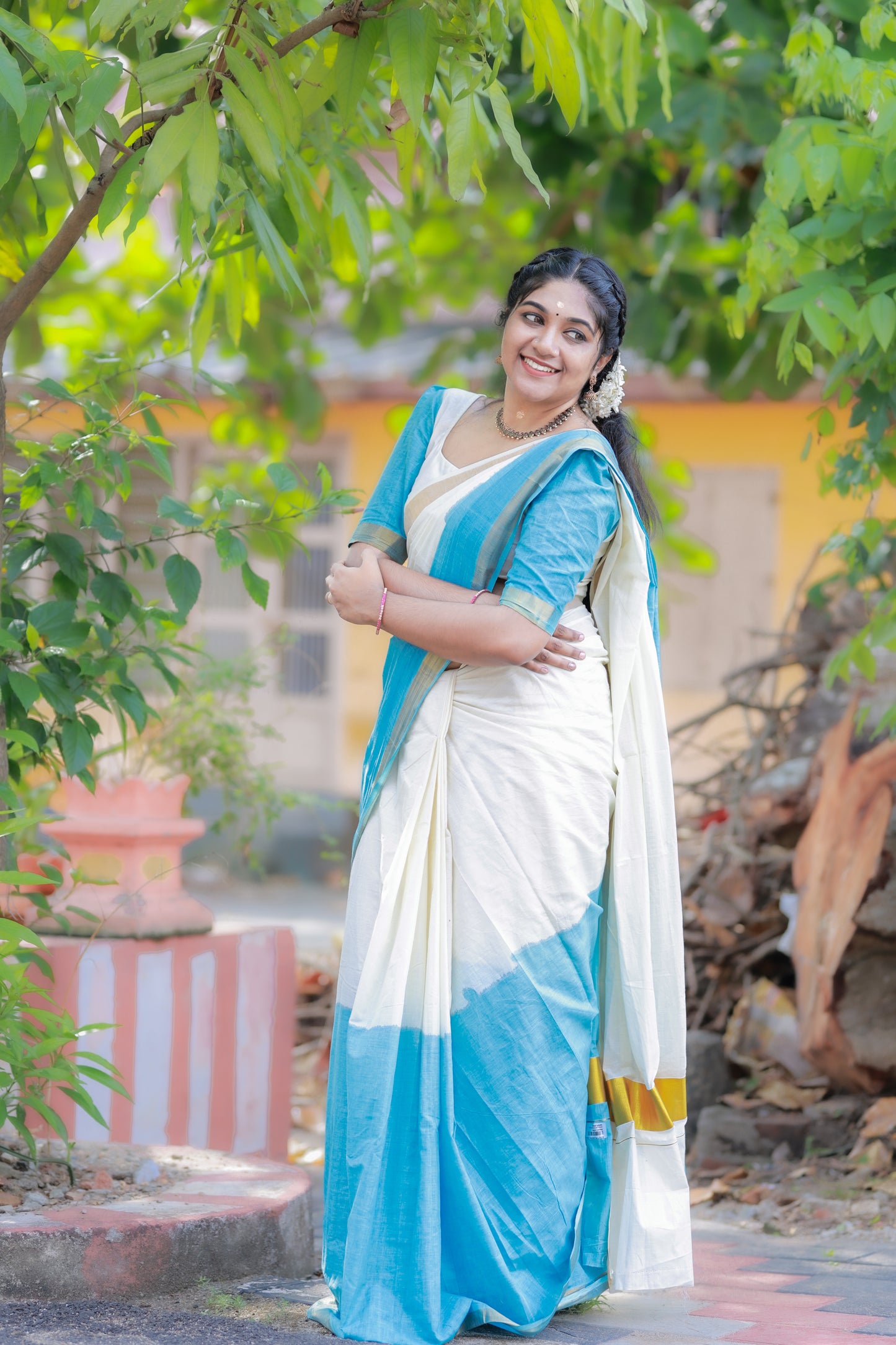 Southloom Tie and Dye Multi Colour Blue Kasavu Saree