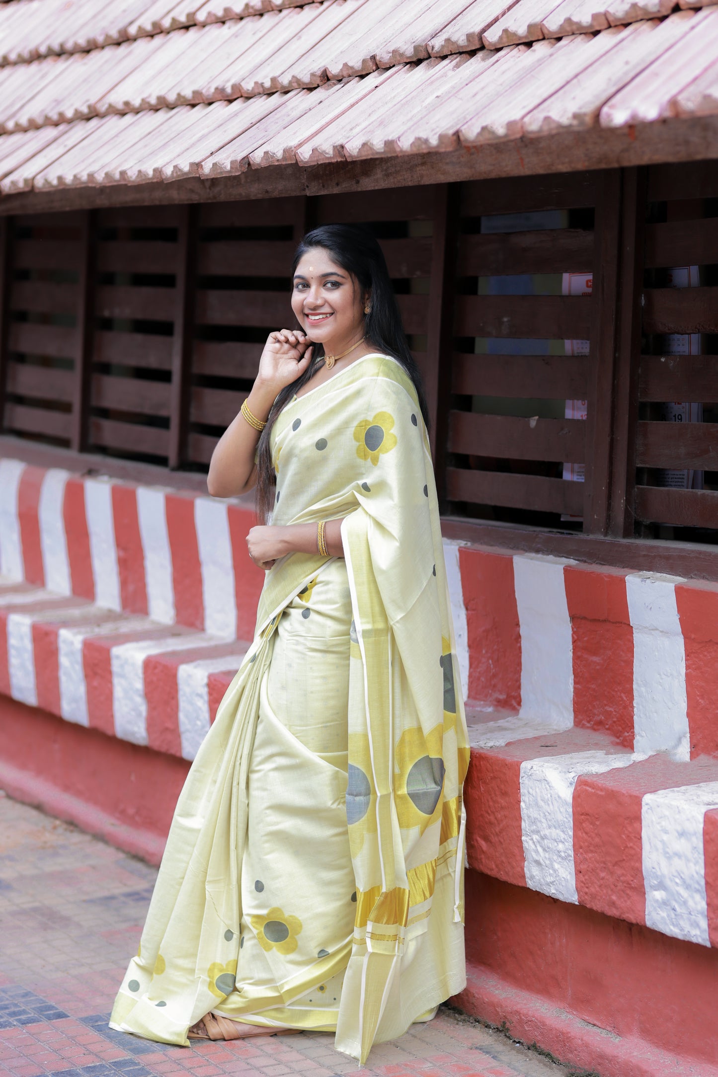 Southloom Tissue Kasavu Saree with High Quality Digital Yellow Floral Print Across Body (Matching Printed Blouse Included)