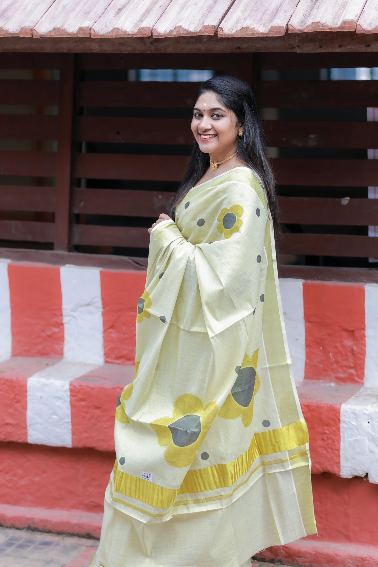 Southloom Tissue Kasavu Saree with High Quality Digital Yellow Floral Print Across Body (Matching Printed Blouse Included)