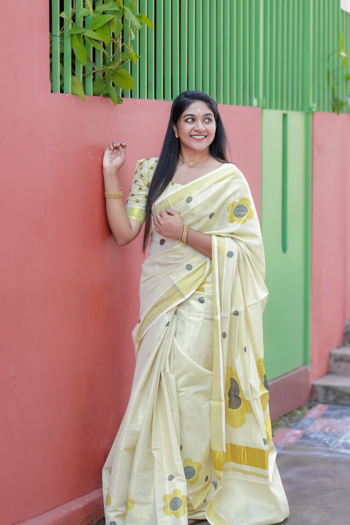 Southloom Tissue Kasavu Saree with High Quality Digital Yellow Floral Print Across Body (Matching Printed Blouse Included)