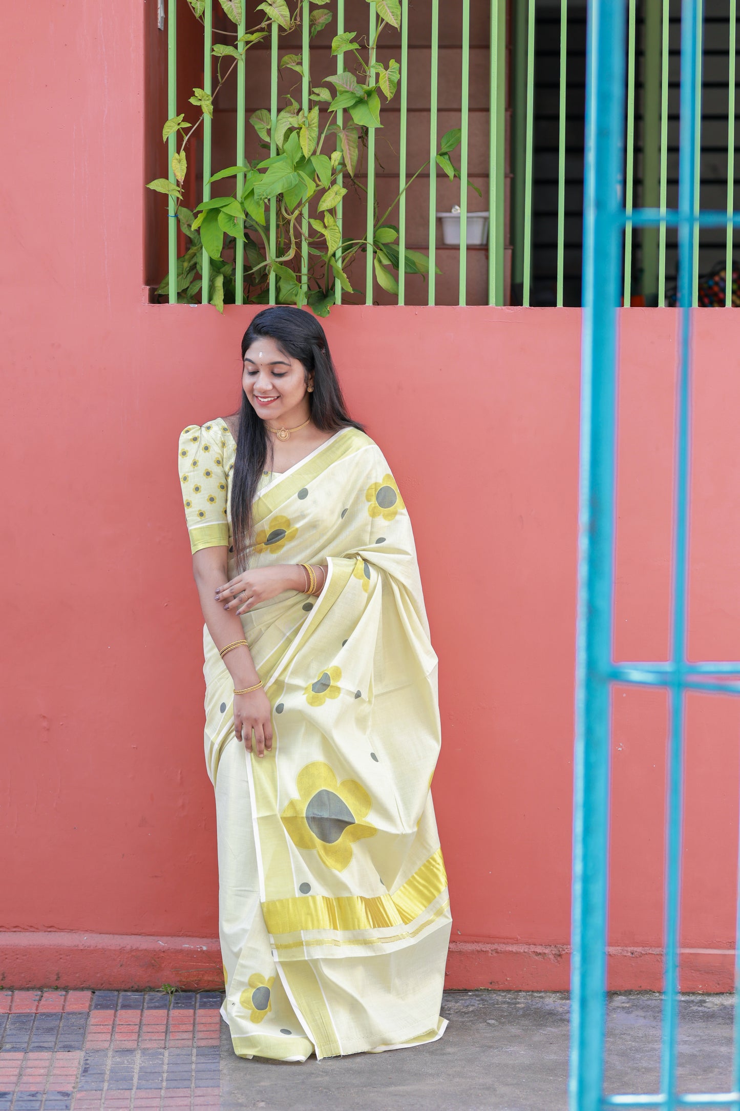 Southloom Tissue Kasavu Saree with High Quality Digital Yellow Floral Print Across Body (Matching Printed Blouse Included)