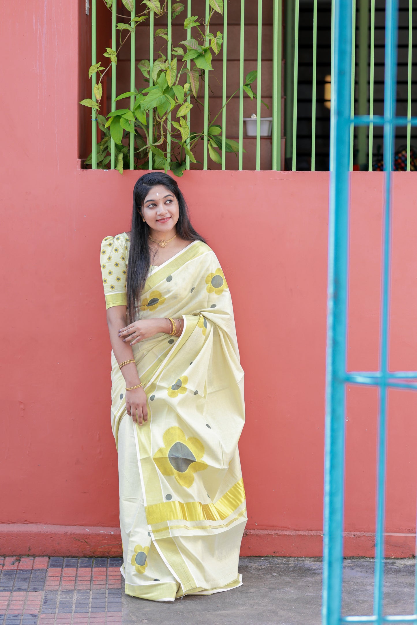 Southloom Tissue Kasavu Saree with High Quality Digital Yellow Floral Print Across Body (Matching Printed Blouse Included)