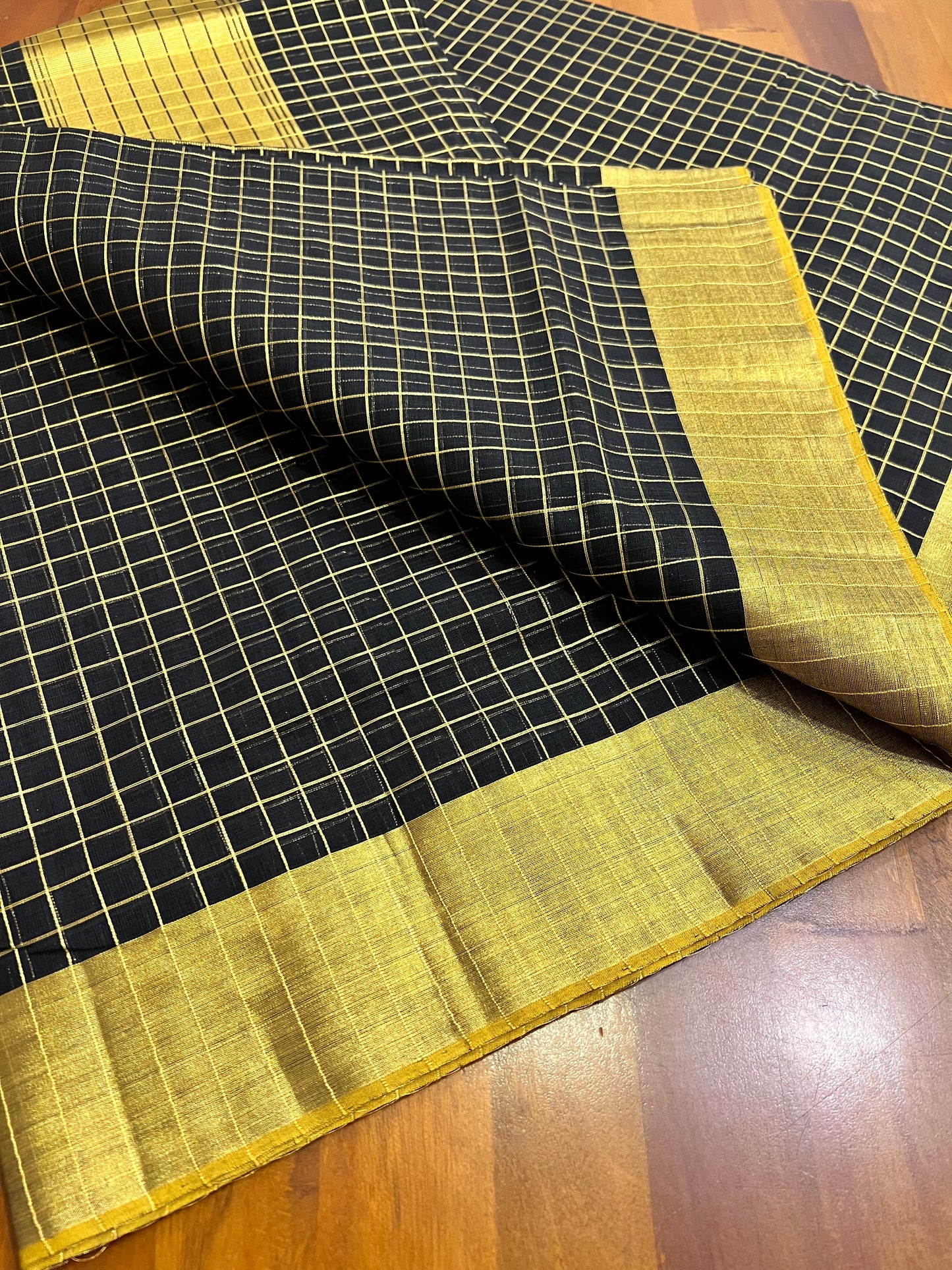 Southloom Super Premium Balaramapuram Unakkupaavu Handloom Black Saree with Kasavu Checks Across Body