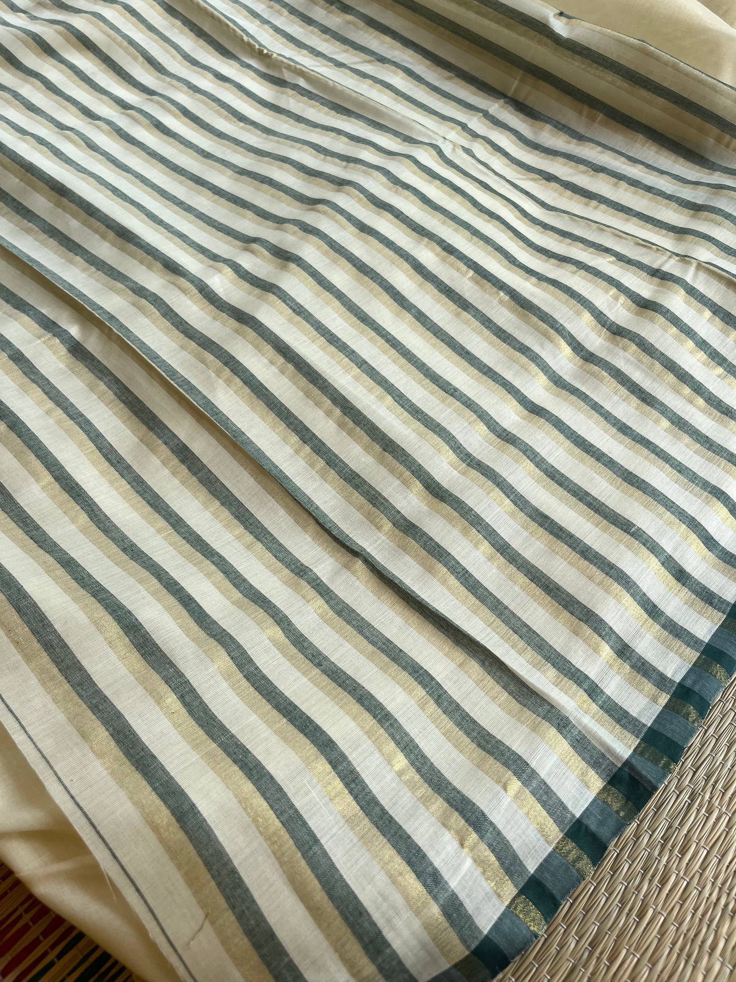 Kerala Cotton Green And Kasavu Border Saree SL238