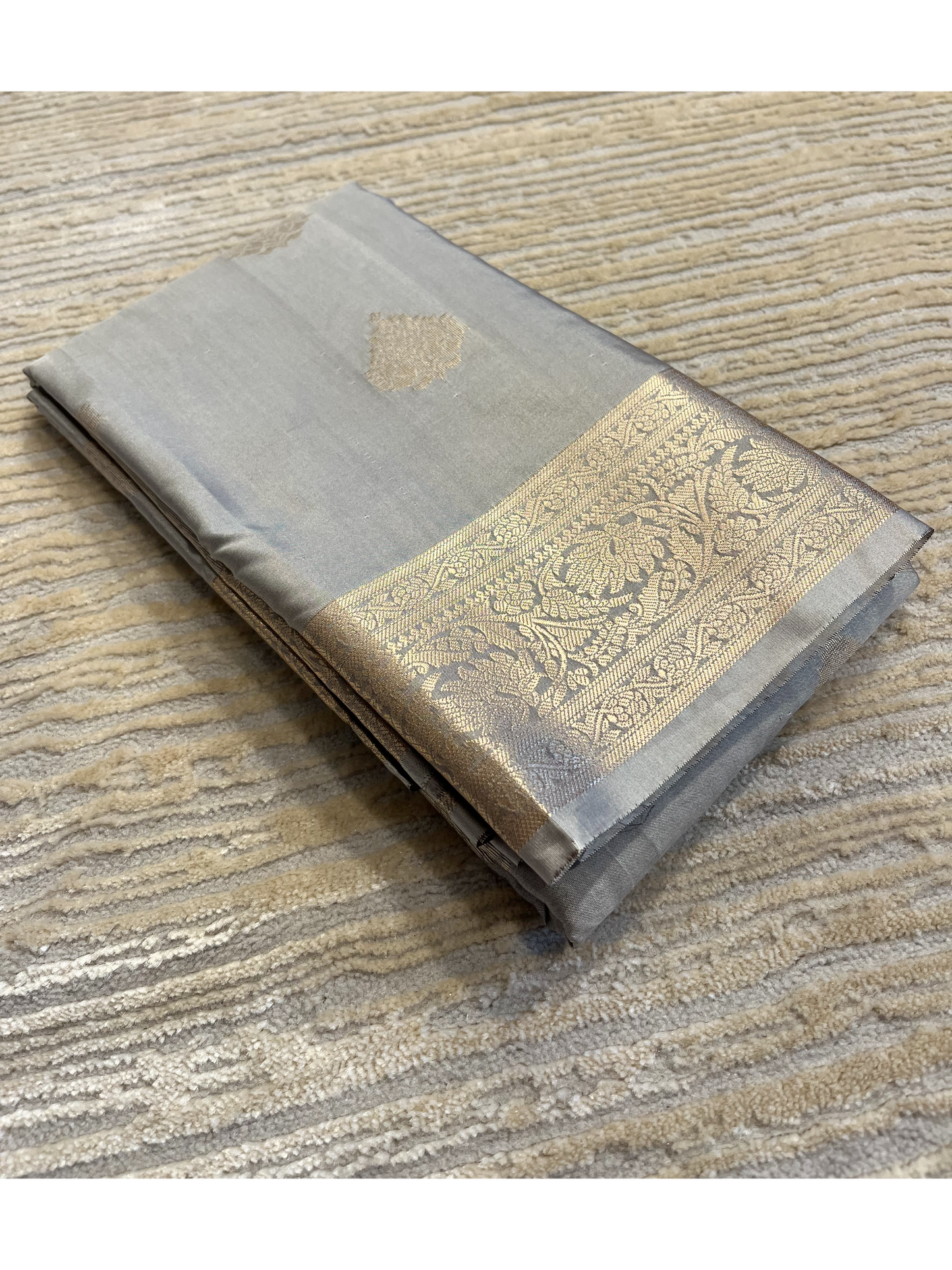 Southloom  Pastel Shade Silk Saree In Gray With Woven Zari Borders And Butta Work Across Body