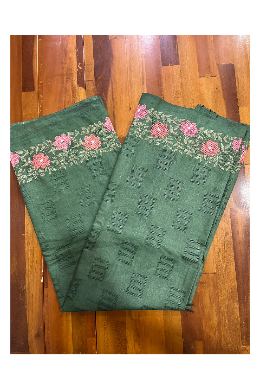 Southloom Semi Cotton Green Saree with Floral Embroidery Works on Border