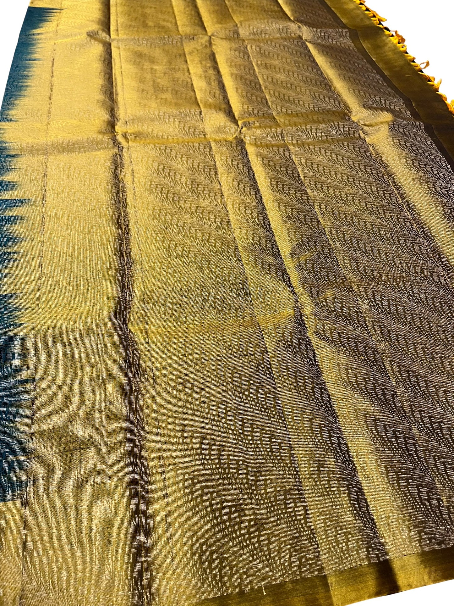 Southloom Pure Handloom Kanchipuram Silk Saree with Butta Work (Green & Yellow)