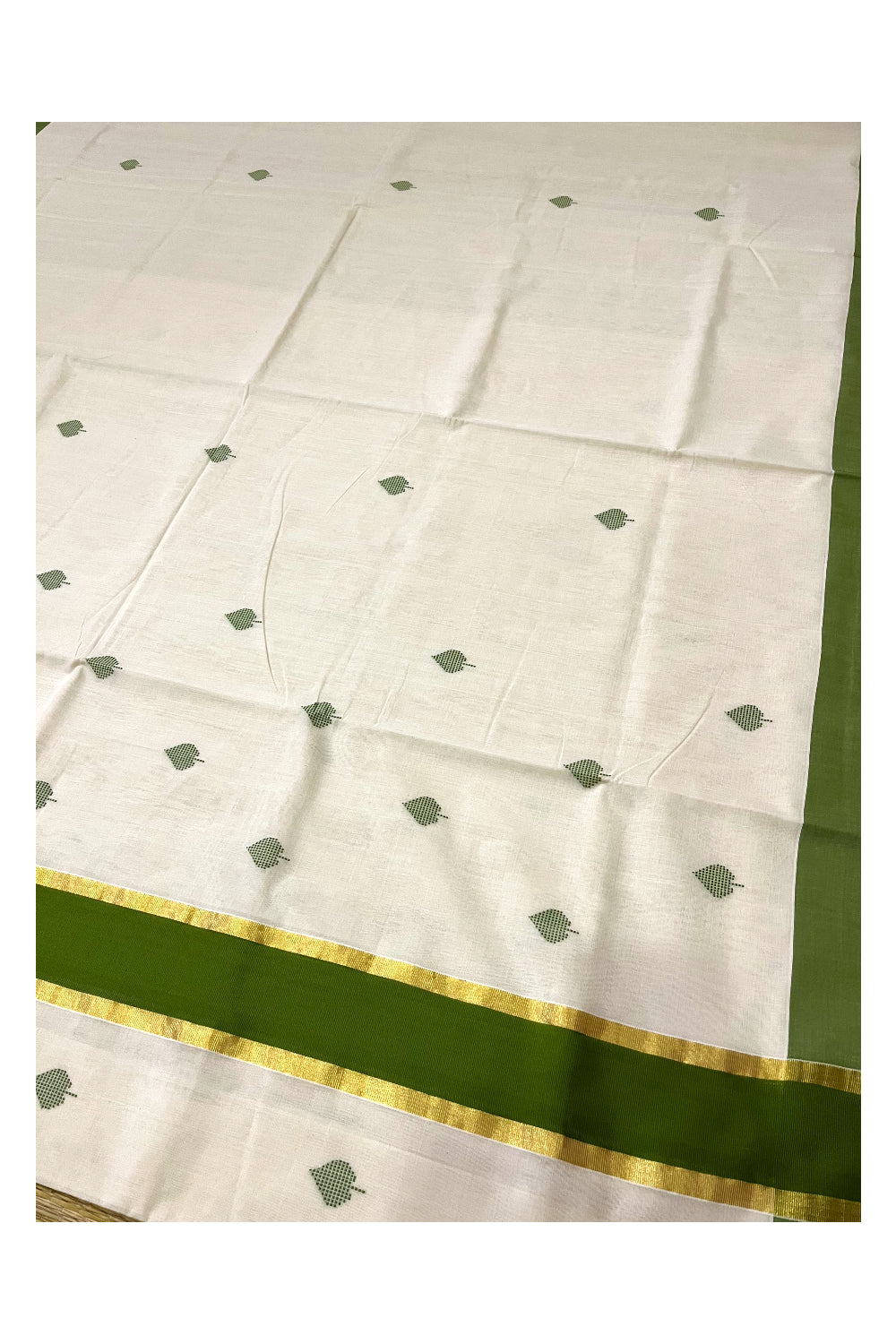 Southloom Premium Unakkupaavu Handloom Cotton Green Butta Work Saree with Kasavu Border