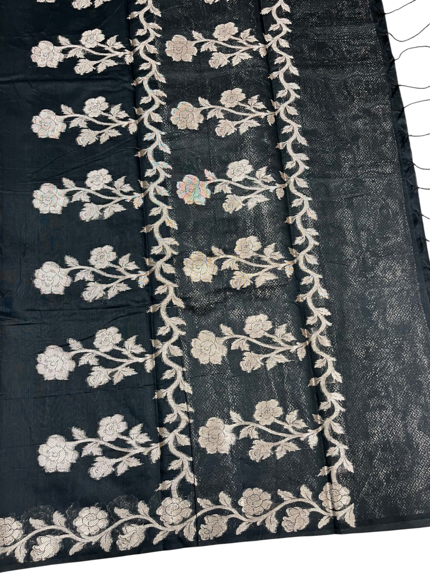 Southloom Kerala Cotton Saree with Floral Woven Works Across Body in Black