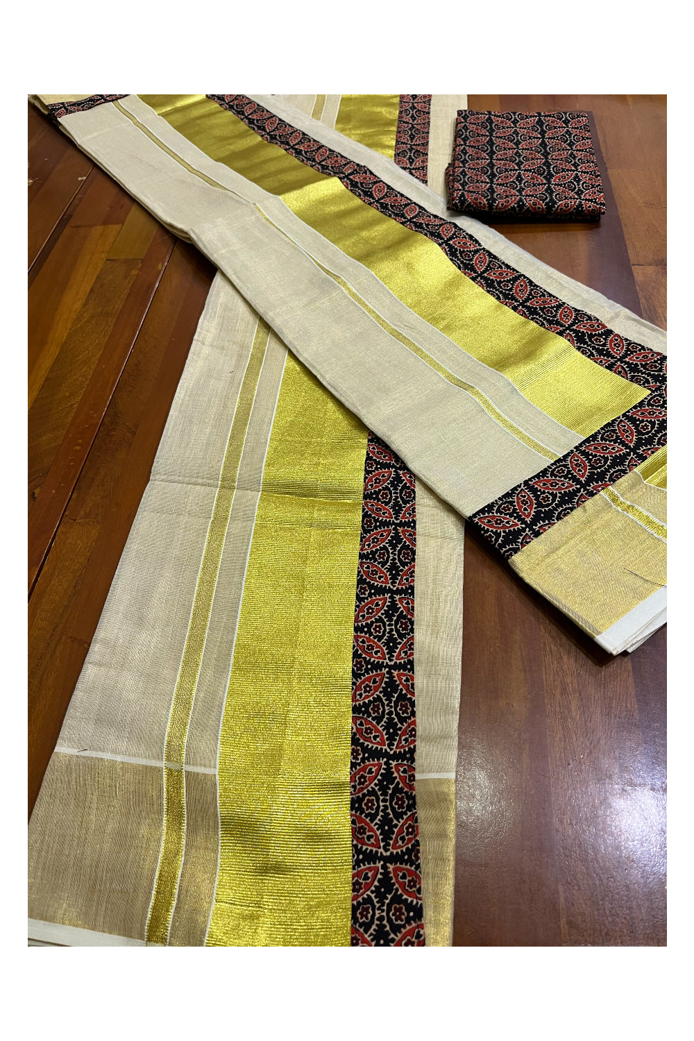 Kerala Tissue Single Set Mundu (Mundum Neriyathum) with Kalamkari Border and Matching Blouse Piece