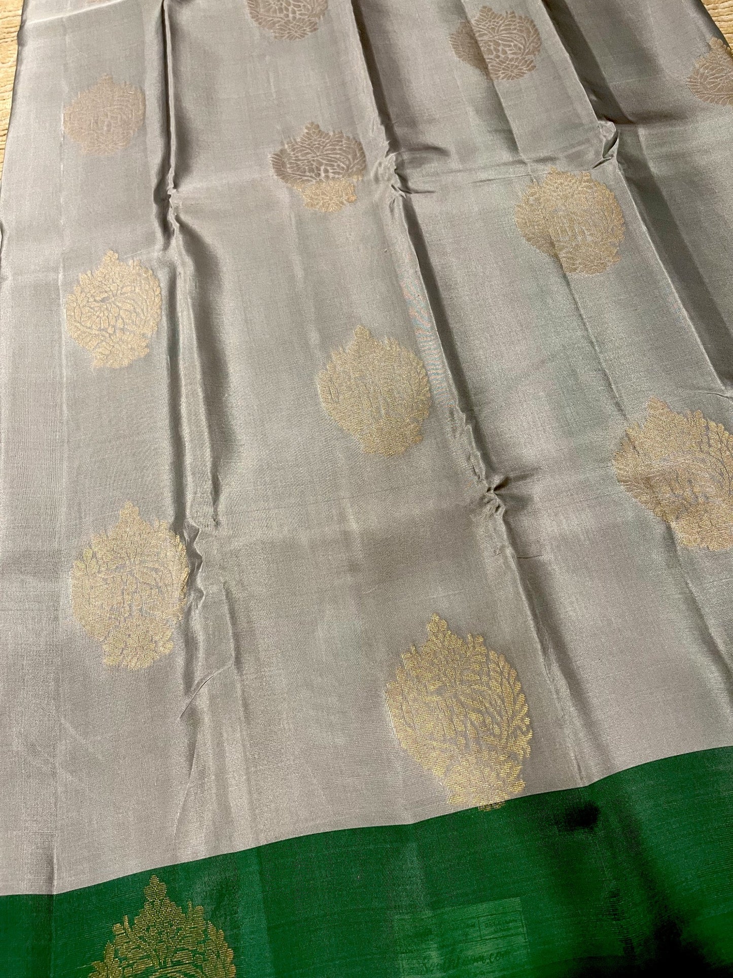 Southloom Pure Handloom Kanchipuram Silk Saree with Butta Work (Grey & Green)