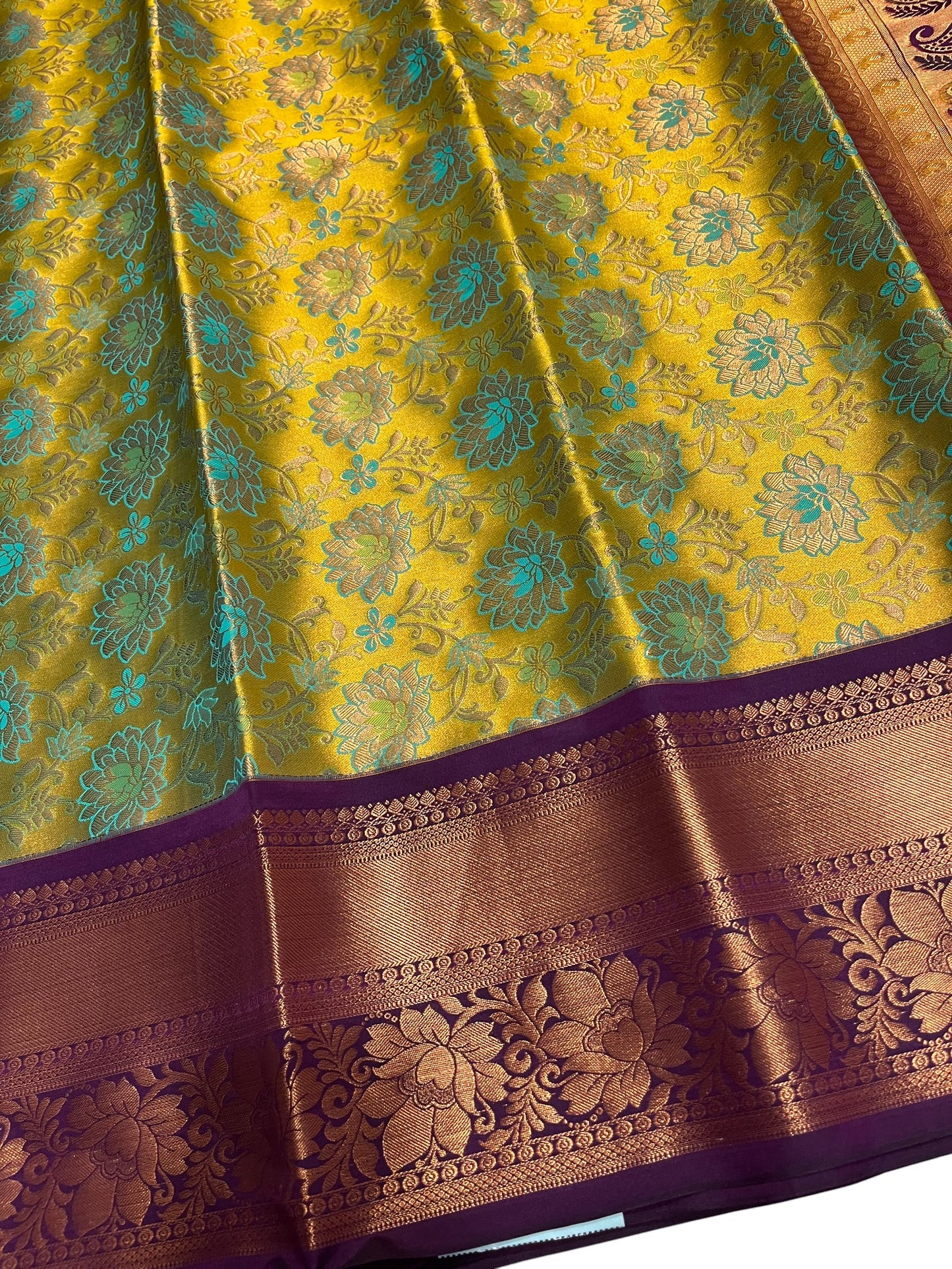 Southloom Banarasi Semi Silk Saree with Floral Zari Work Across Body (Green)