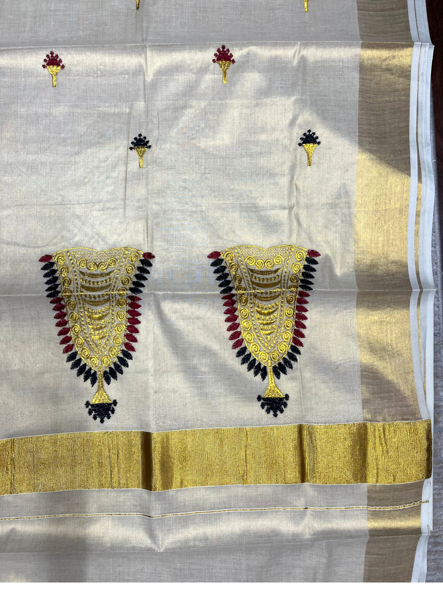 Southloom Tissue Kerala Kasavu Saree with Nettipattam Embroidery Designs on Body SL539