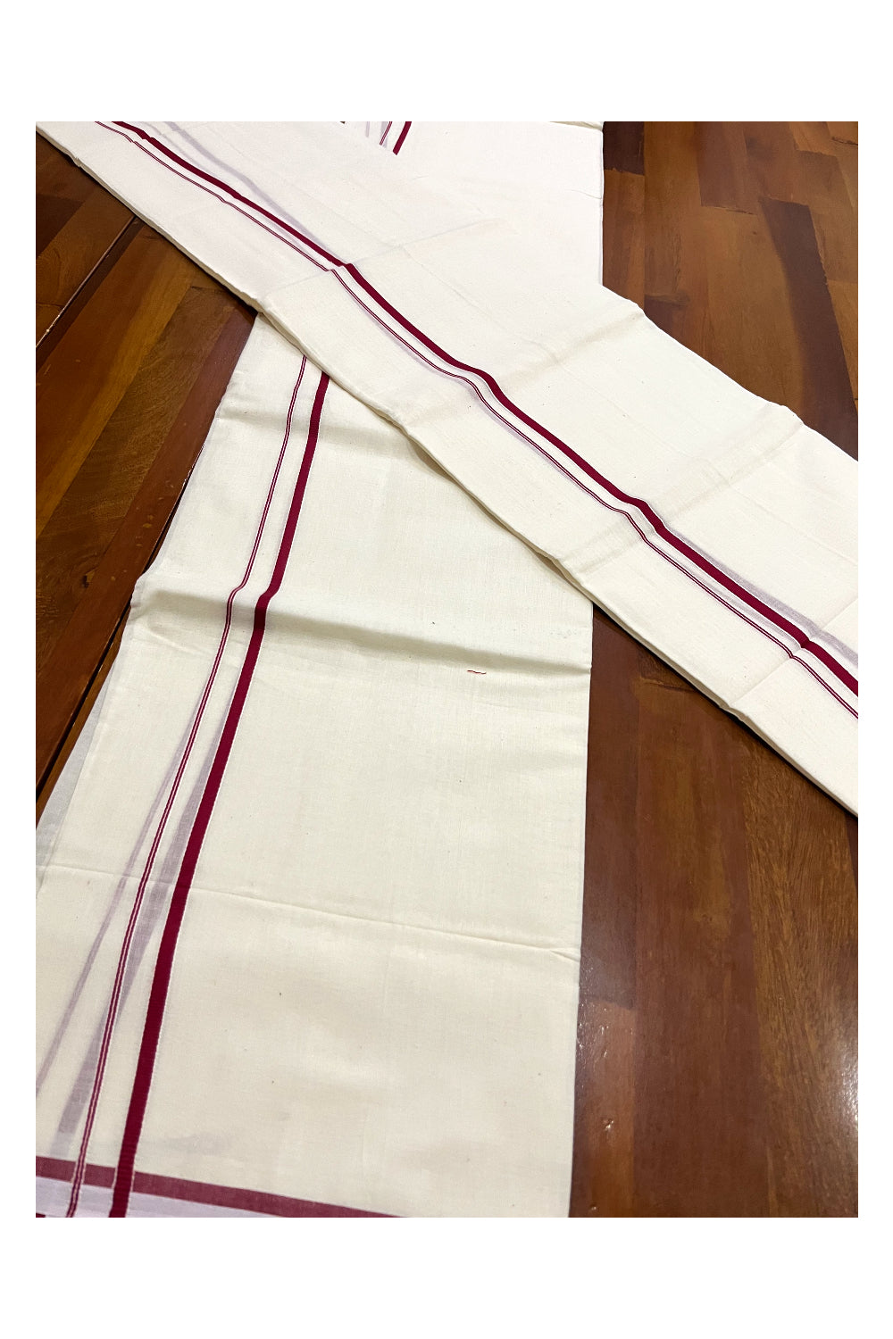 Kerala Cotton Set Mundu (Mundum Neriyathum) with Maroon Thin Border 2.75 Mtrs